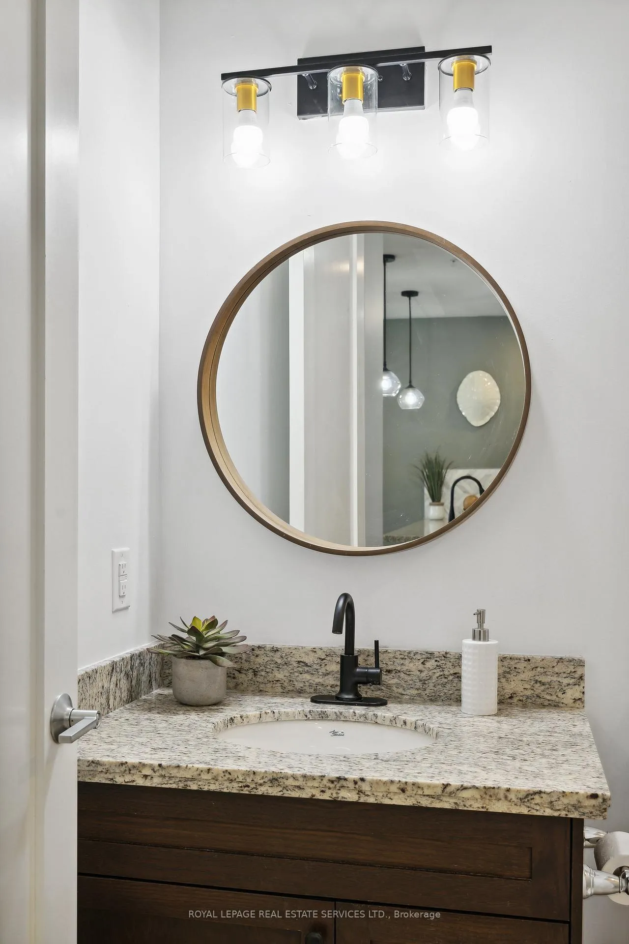 Photo 23 of Unit 313, 118 King Street E, Hamilton, Beasley — HOMEH