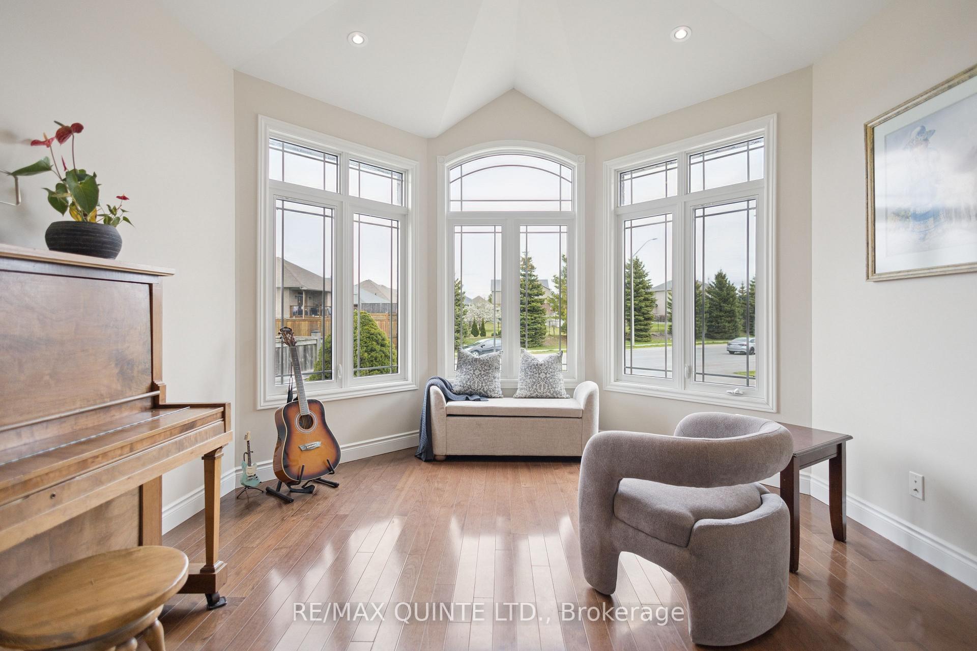 Photo 13 of 12 Hampton Ridge Drive, Belleville, Thurlow Ward — HOMEH