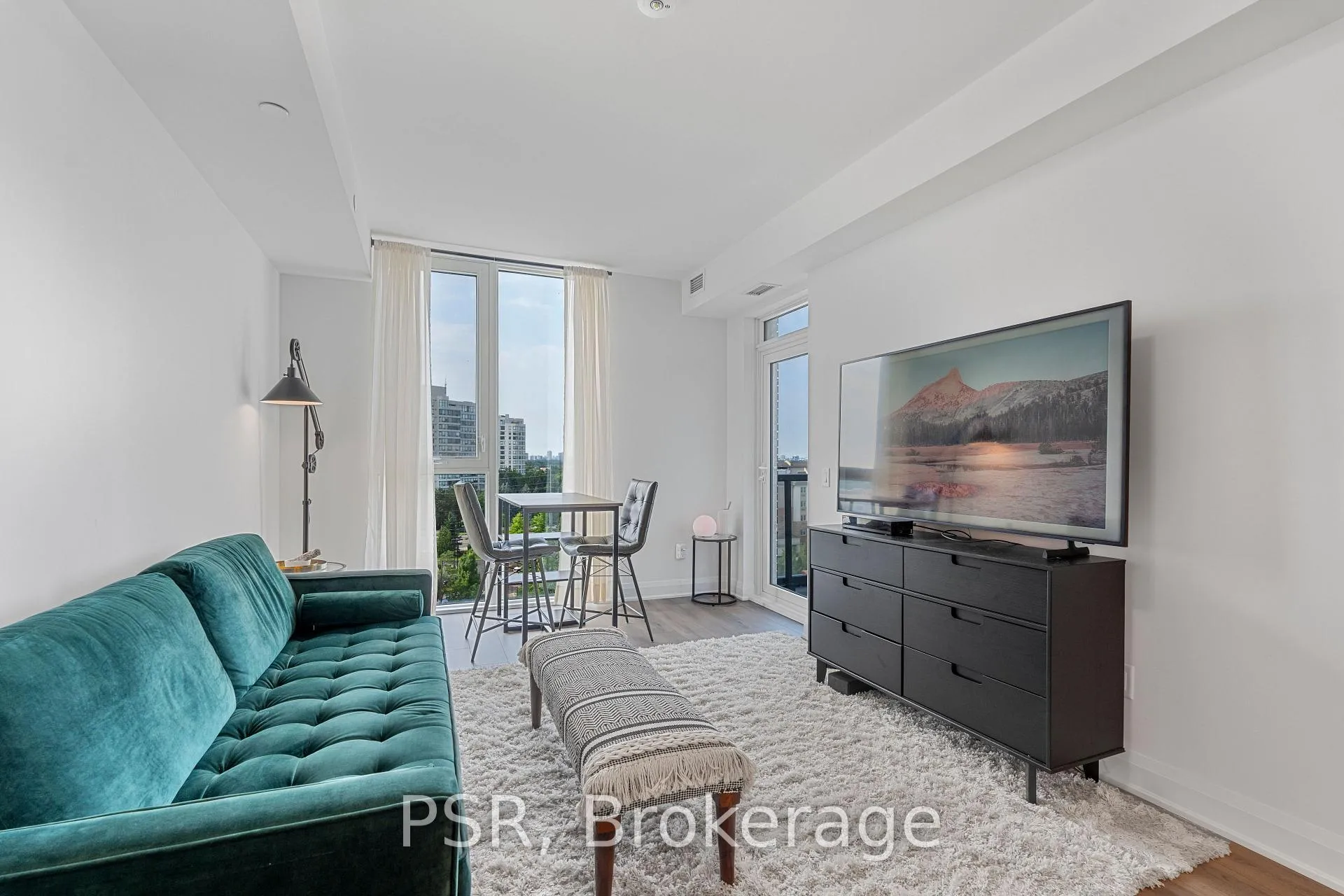 Photo 2 of Unit 704, 20 Gatineau Drive E, Vaughan, Beverley Glen — HOMEH