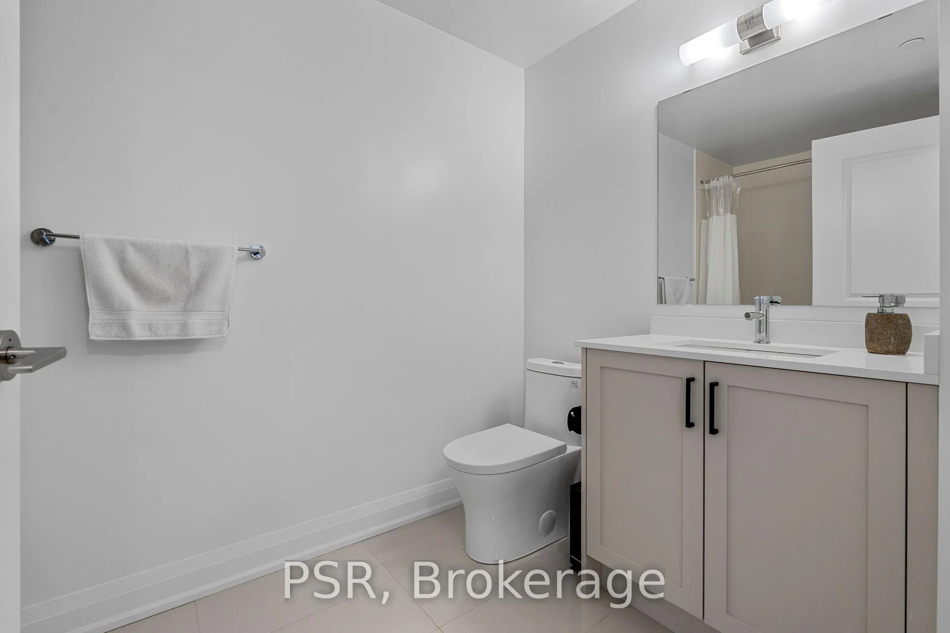 Photo 10 of Unit 704, 20 Gatineau Drive E, Vaughan, Beverley Glen — HOMEH