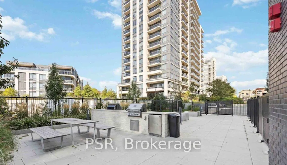 Photo 19 of Unit 704, 20 Gatineau Drive E, Vaughan, Beverley Glen — HOMEH