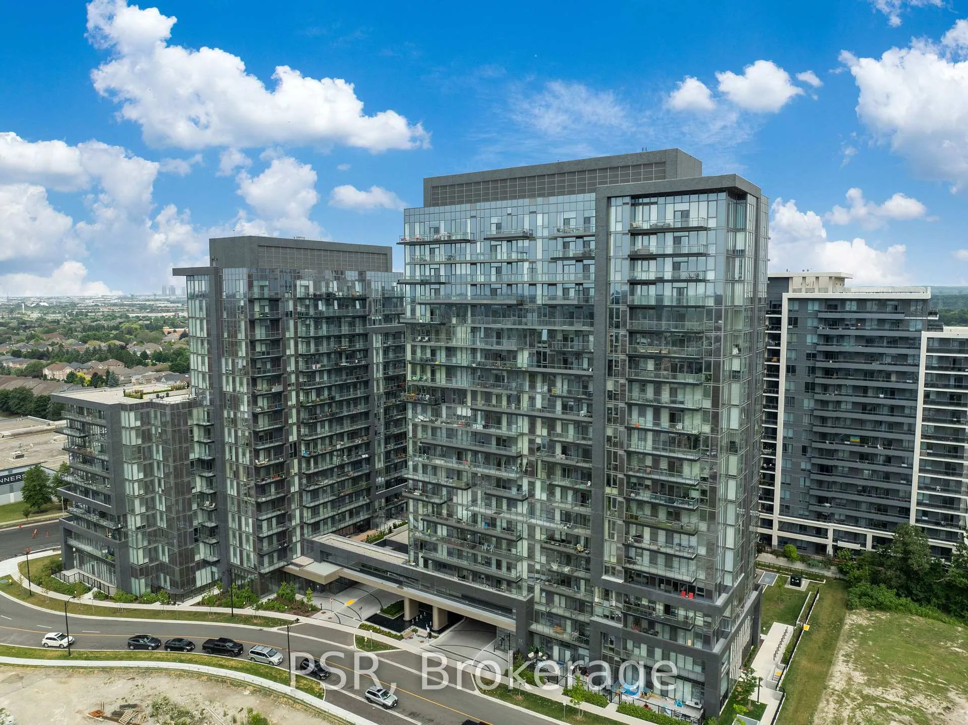 Photo 21 of Unit 704, 20 Gatineau Drive E, Vaughan, Beverley Glen — HOMEH