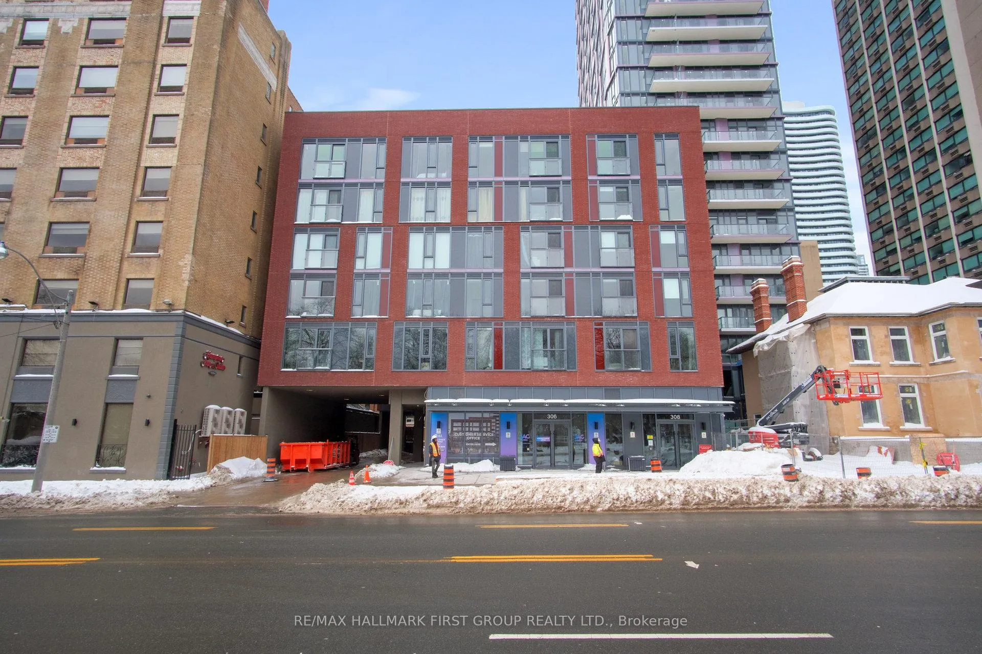 Front of Unit 1511, 308 Jarvis Street