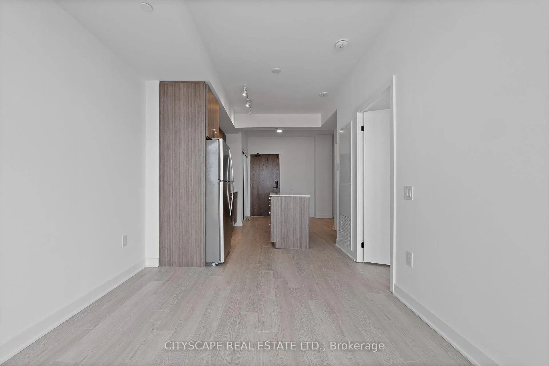 Photo 16 of Unit 610, 2782 Barton Street E, Hamilton, Riverdale — HOMEH