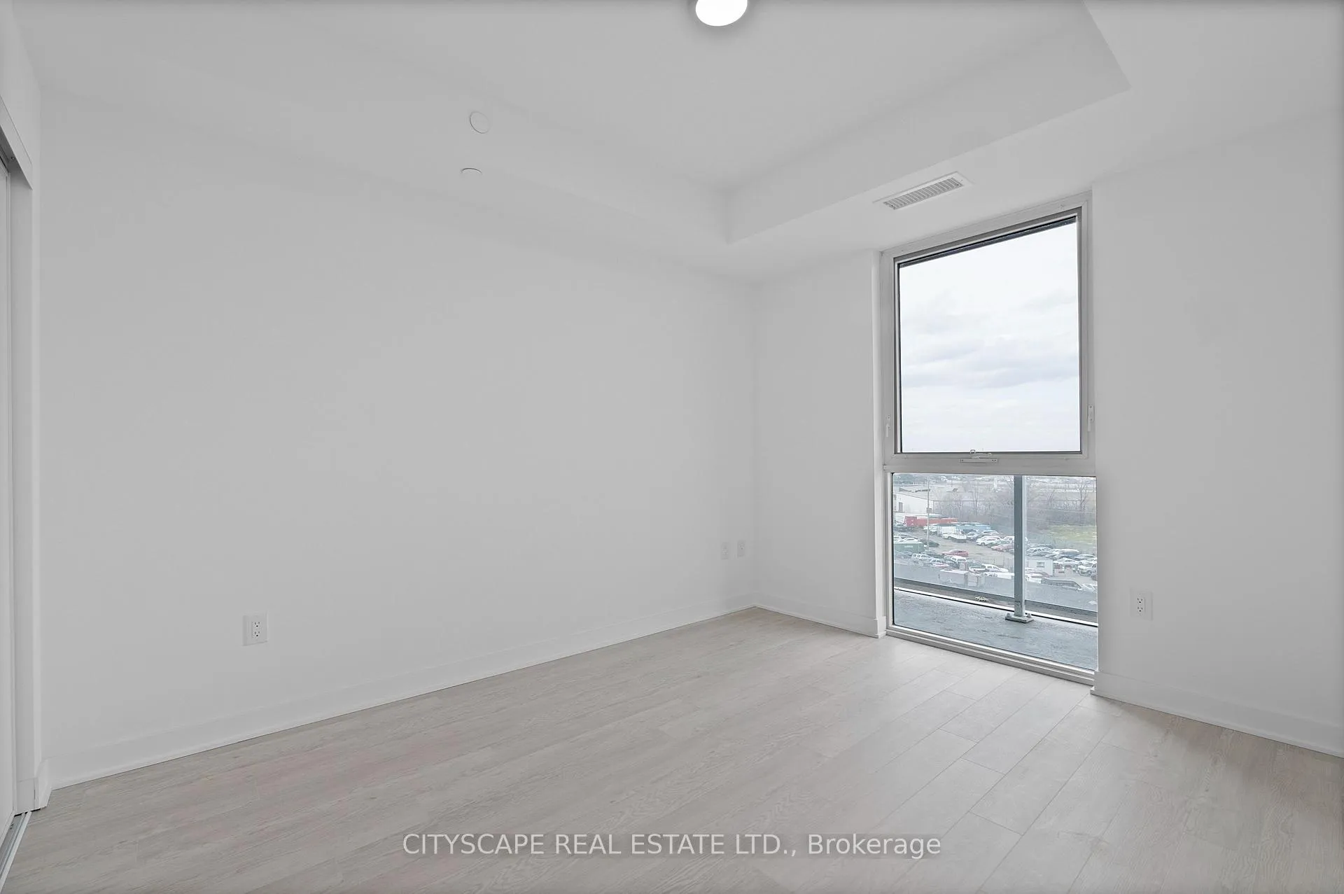 Photo 17 of Unit 610, 2782 Barton Street E, Hamilton, Riverdale — HOMEH