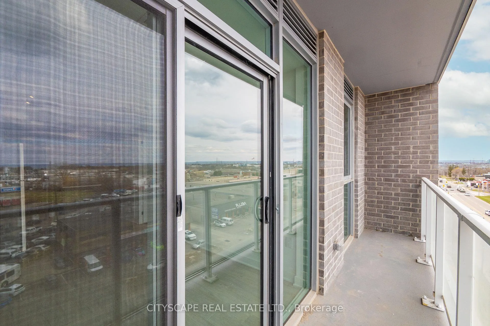 Photo 23 of Unit 610, 2782 Barton Street E, Hamilton, Riverdale — HOMEH