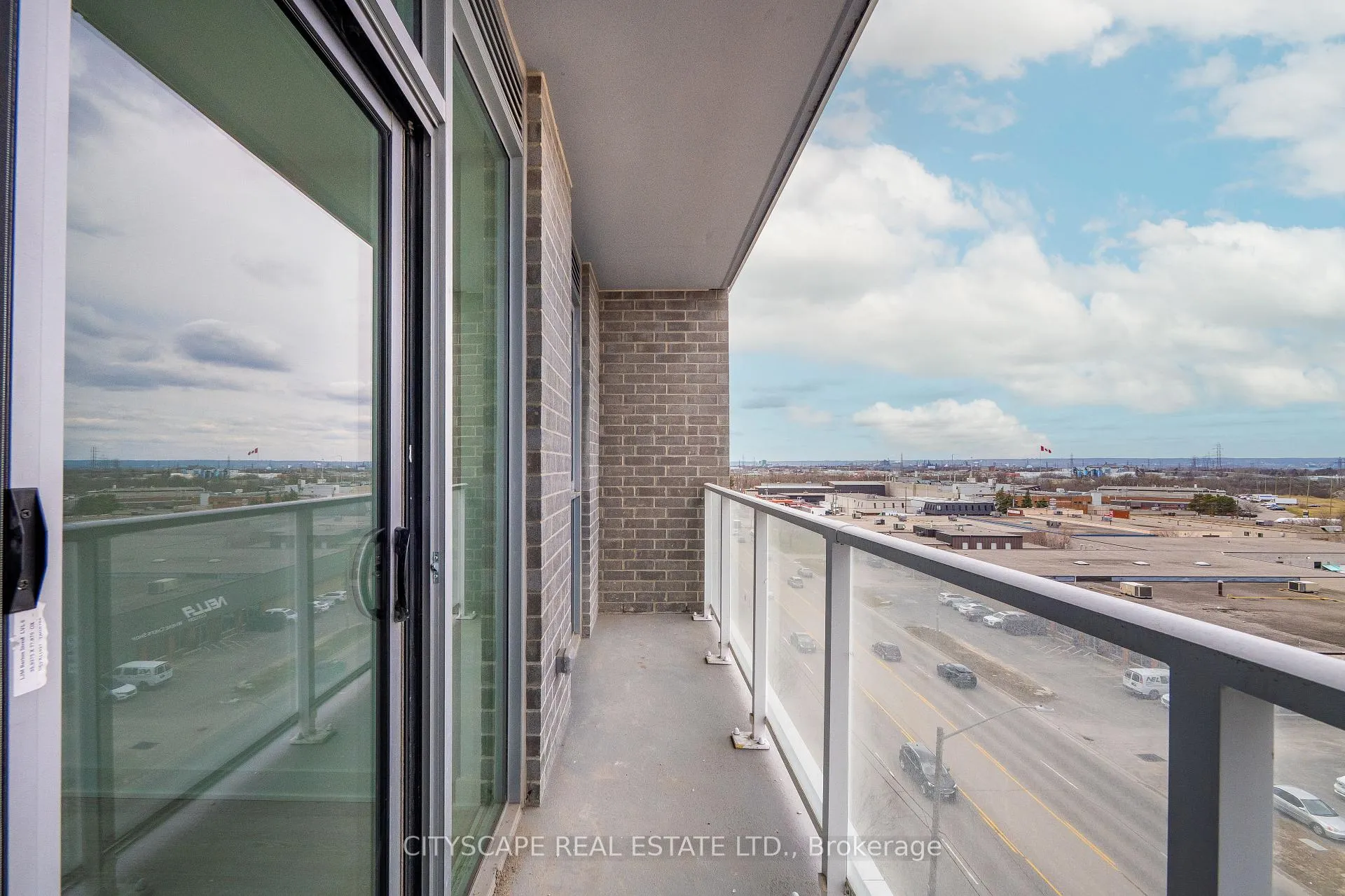 Photo 25 of Unit 610, 2782 Barton Street E, Hamilton, Riverdale — HOMEH