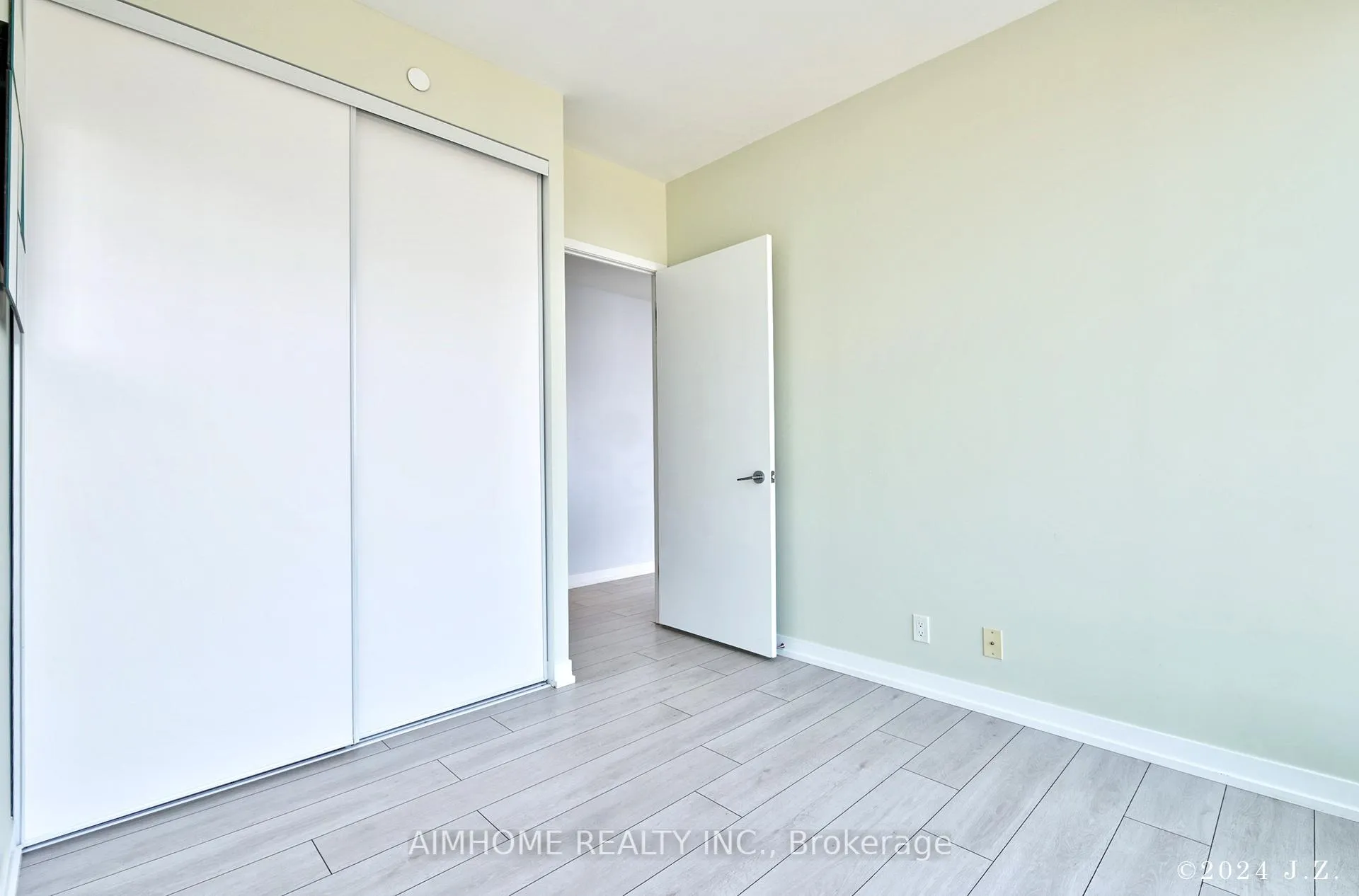 Photo 12 of Unit 2209, 898 Portage Parkway, Vaughan, Vaughan Corporate Centre — HOMEH
