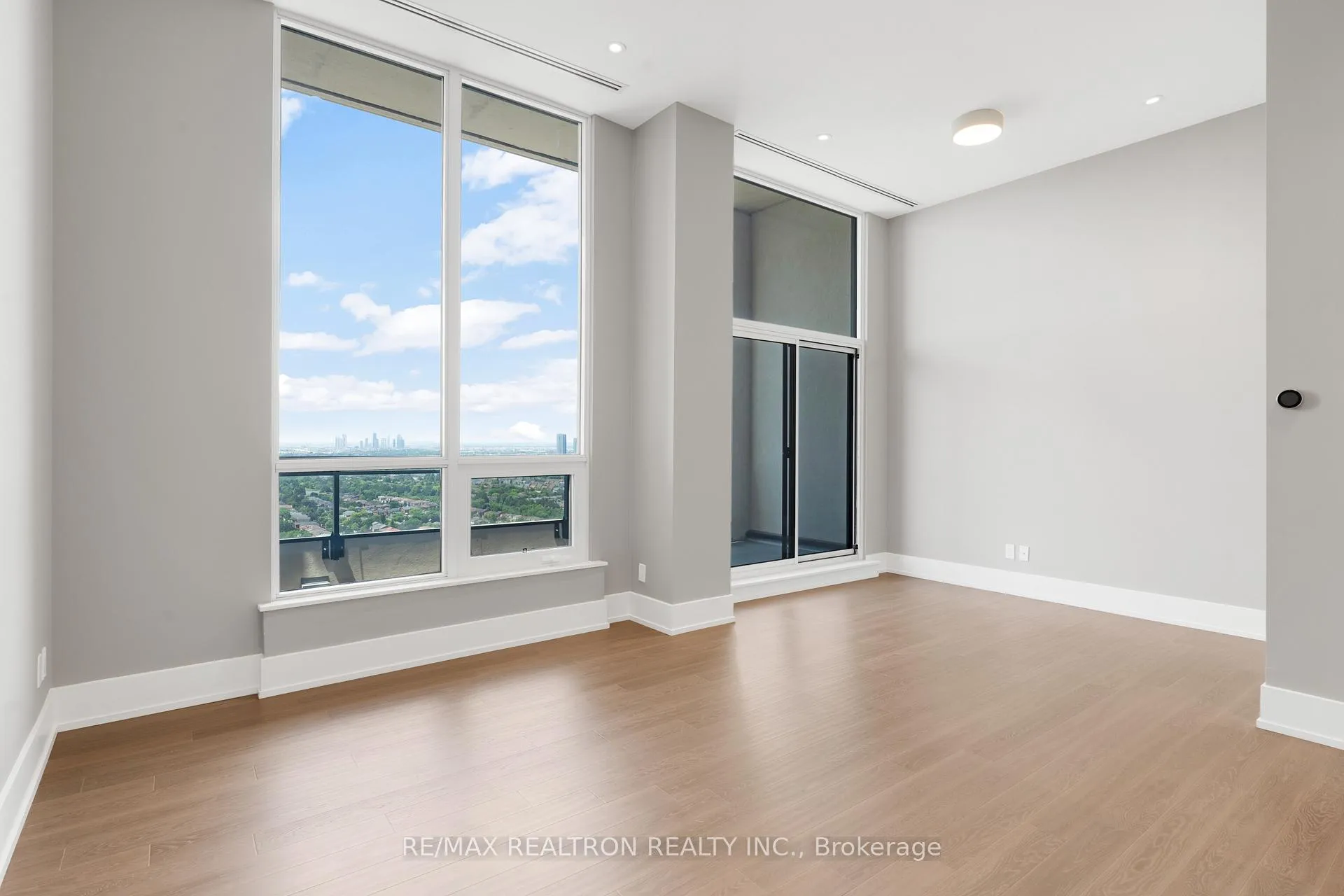 Photo 14 of Unit PH1, 1 Grandview Avenue, Markham, Grandview — HOMEH