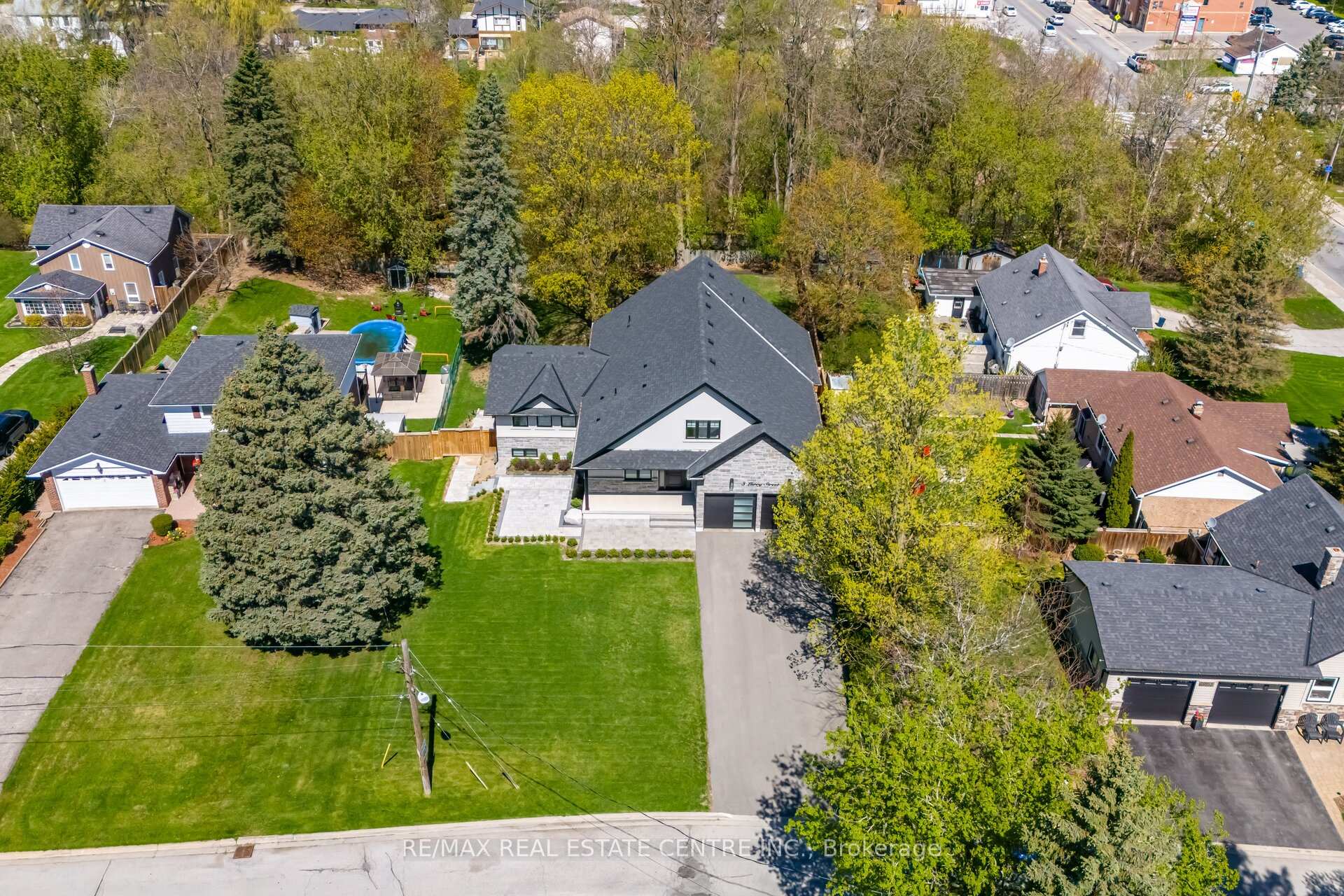 Photo 47 of 3 Larry Street, Caledon, Caledon East — HOMEH