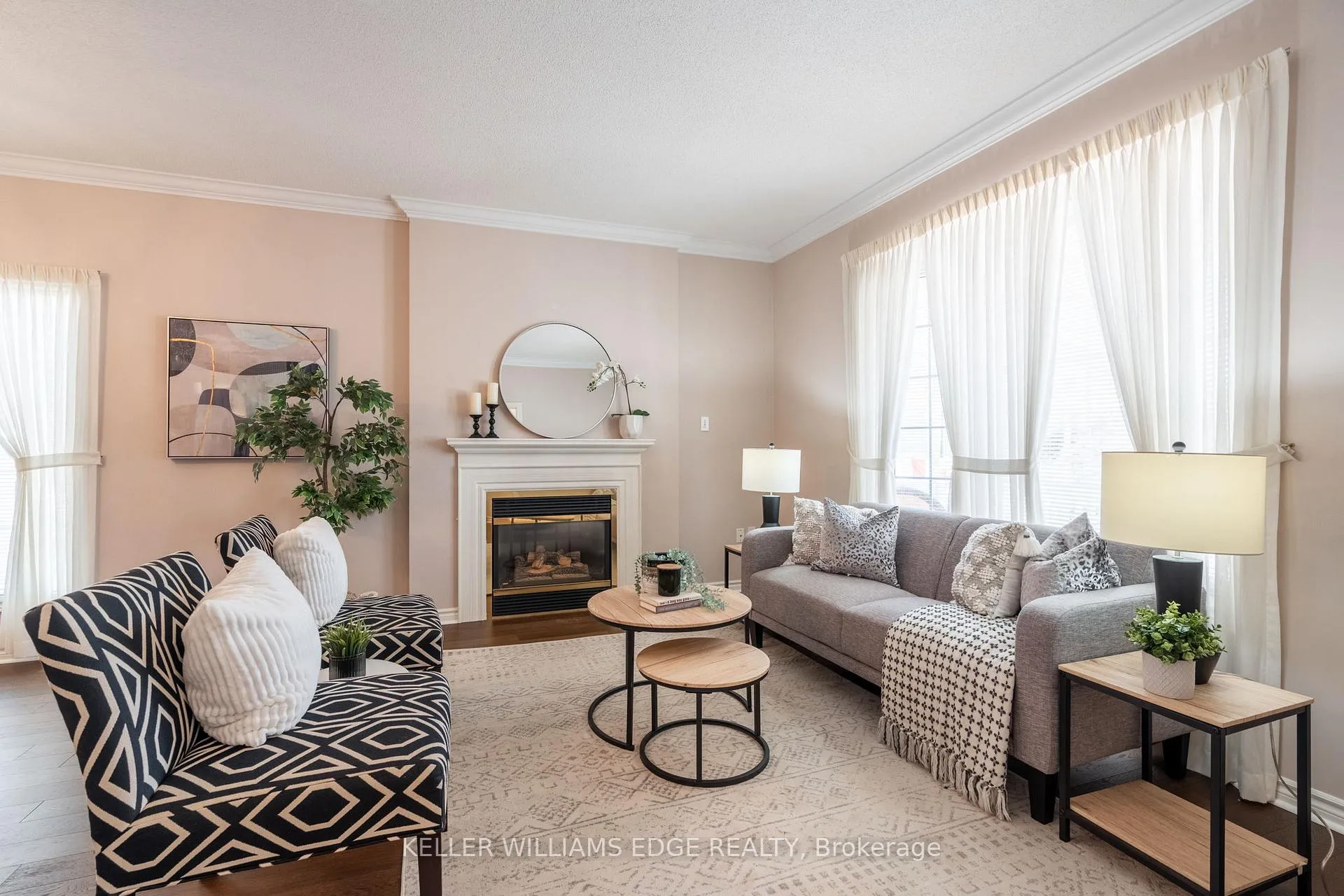 Photo 3 of 281 Silverbirch Boulevard, Hamilton, Rural Glanbrook — HOMEH