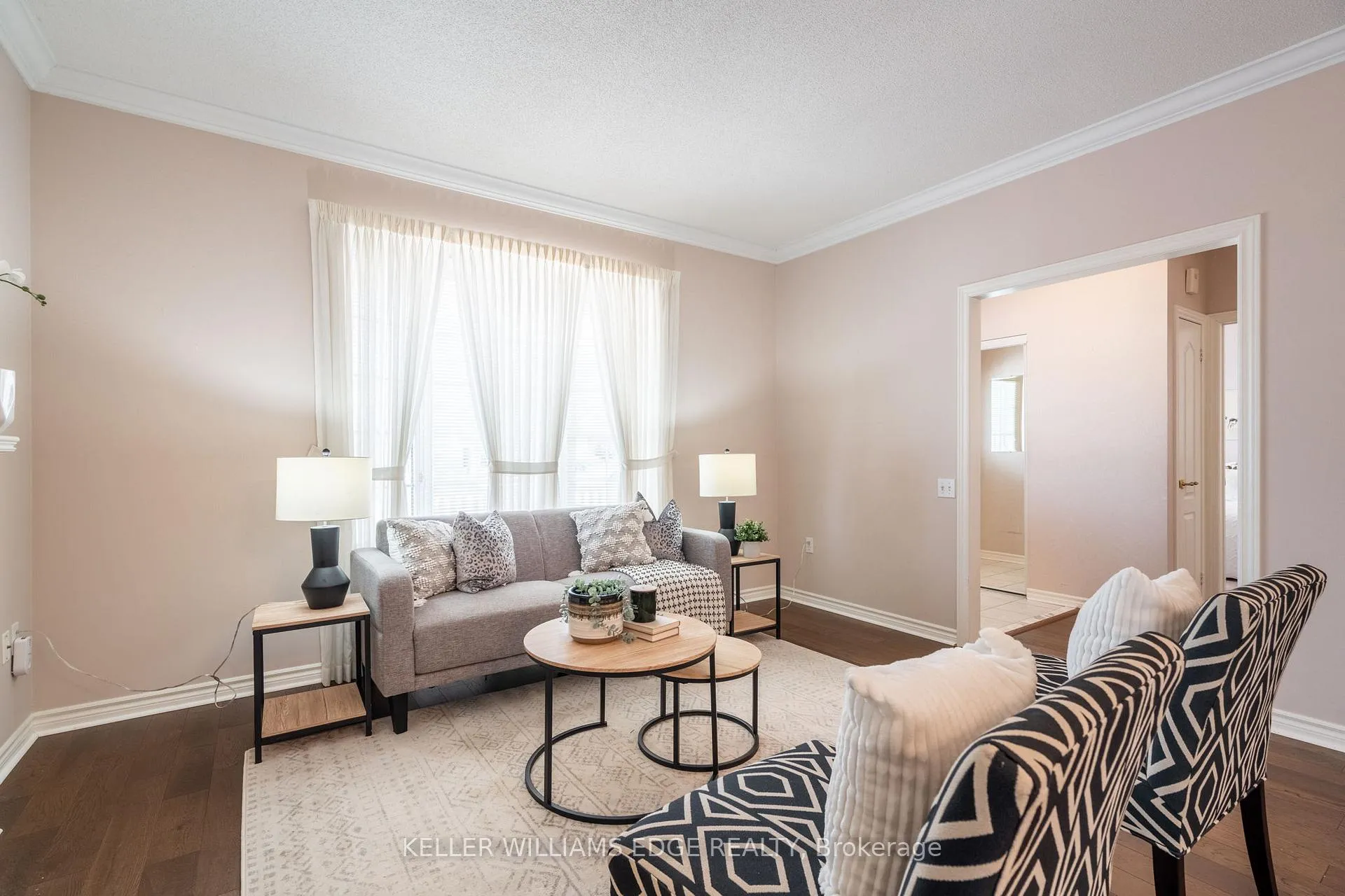 Photo 4 of 281 Silverbirch Boulevard, Hamilton, Rural Glanbrook — HOMEH