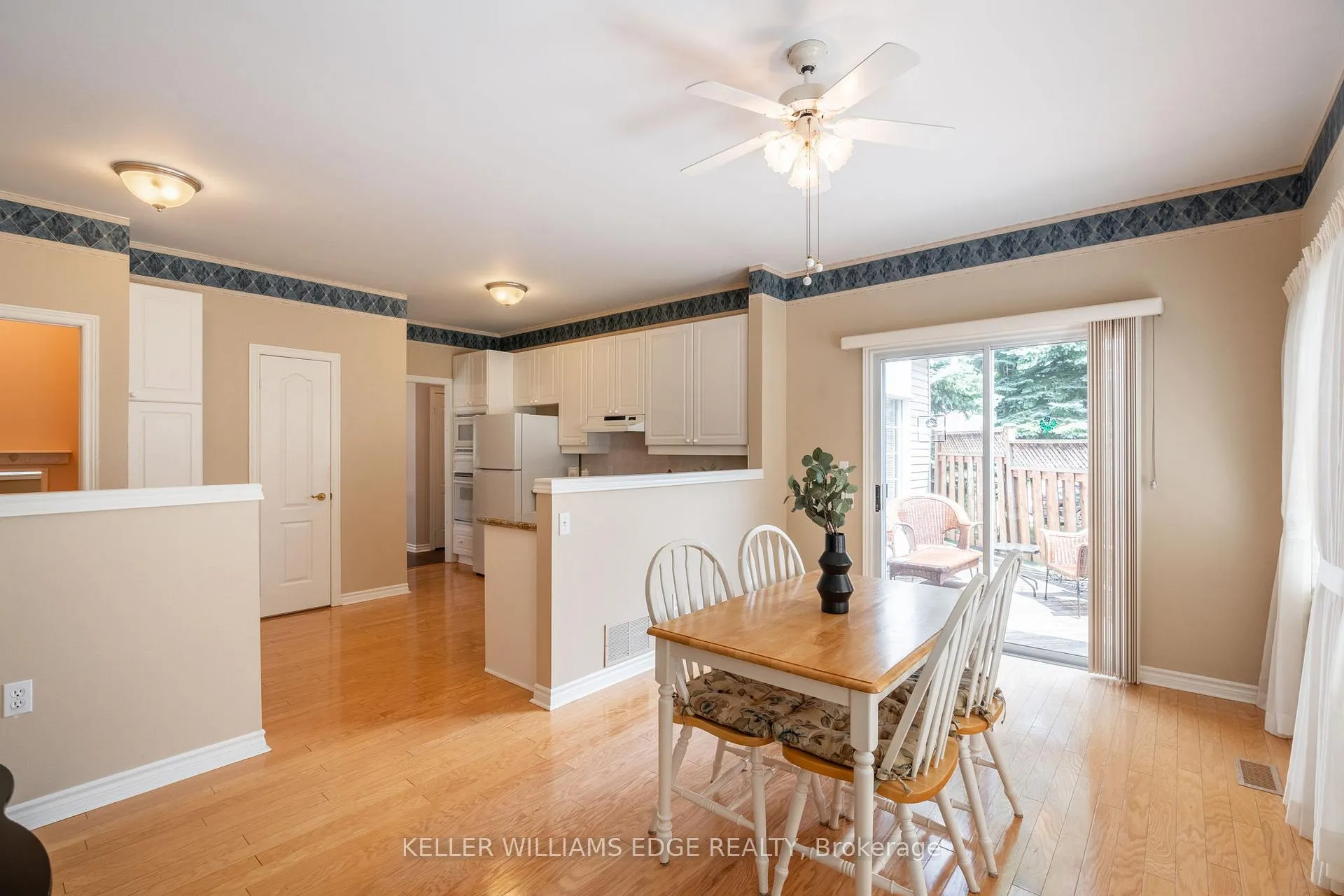 Photo 9 of 281 Silverbirch Boulevard, Hamilton, Rural Glanbrook — HOMEH