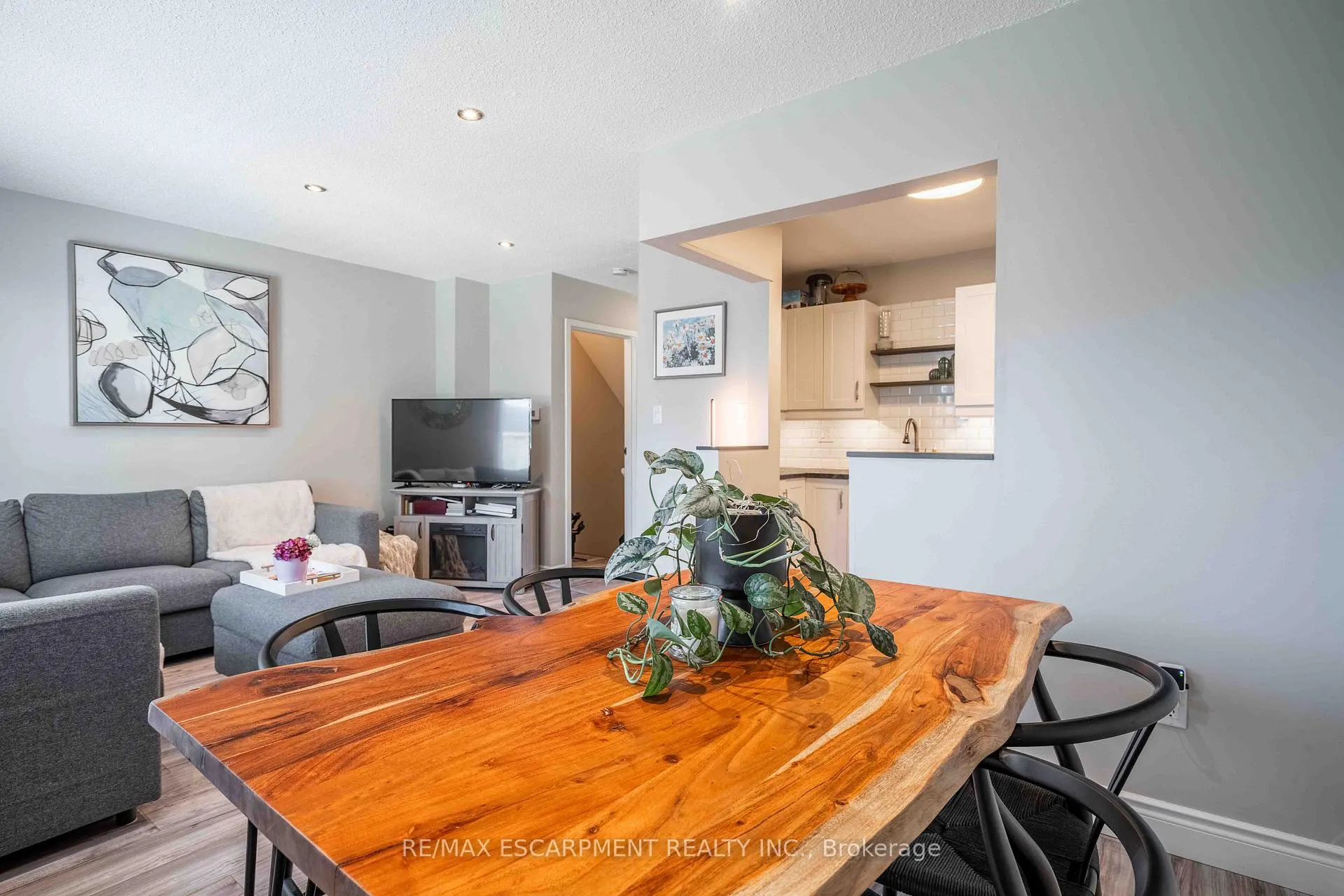 Photo 8 of Unit 33, 1396 Upper Ottawa Street, Hamilton, Quinndale — HOMEH