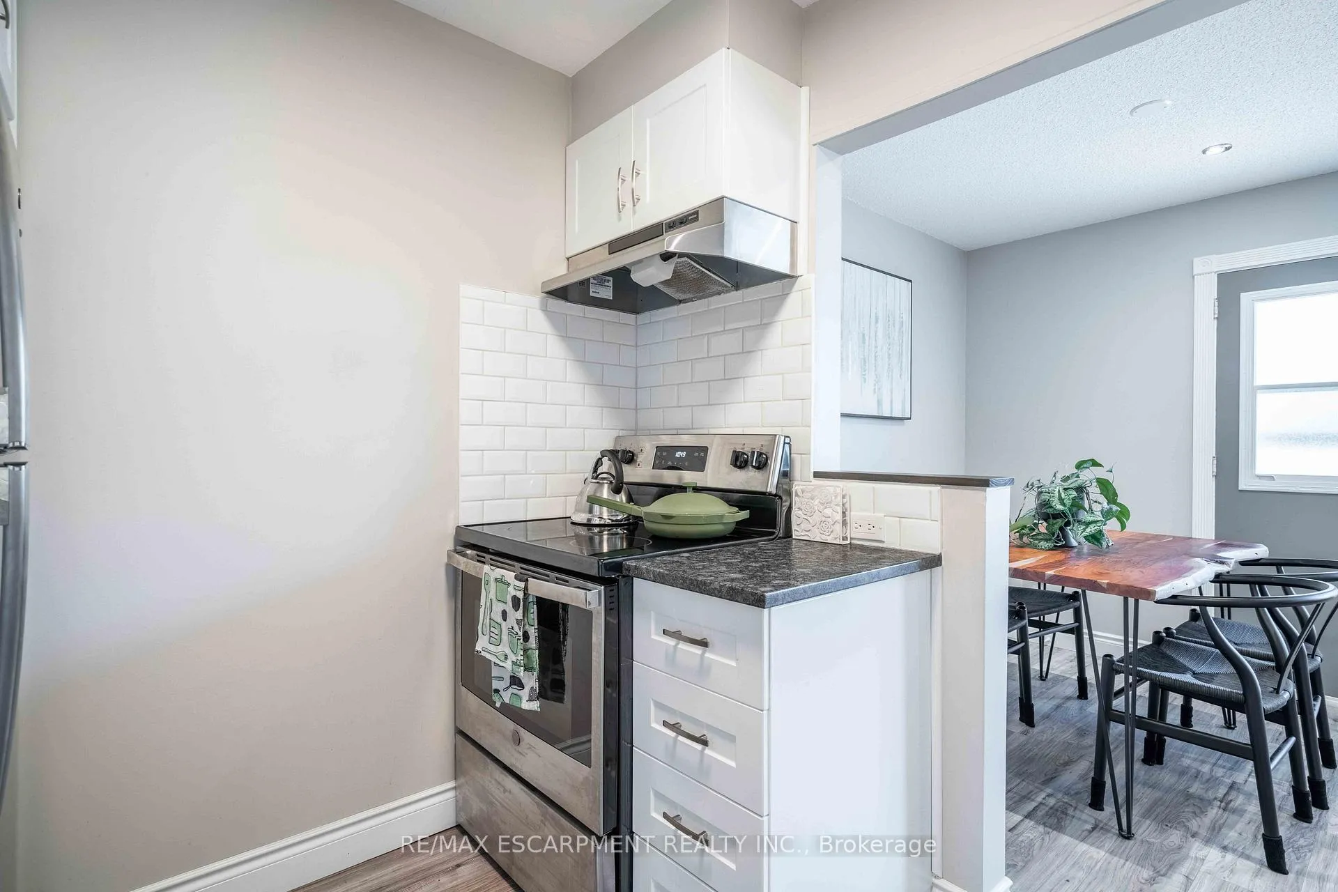 Photo 10 of Unit 33, 1396 Upper Ottawa Street, Hamilton, Quinndale — HOMEH