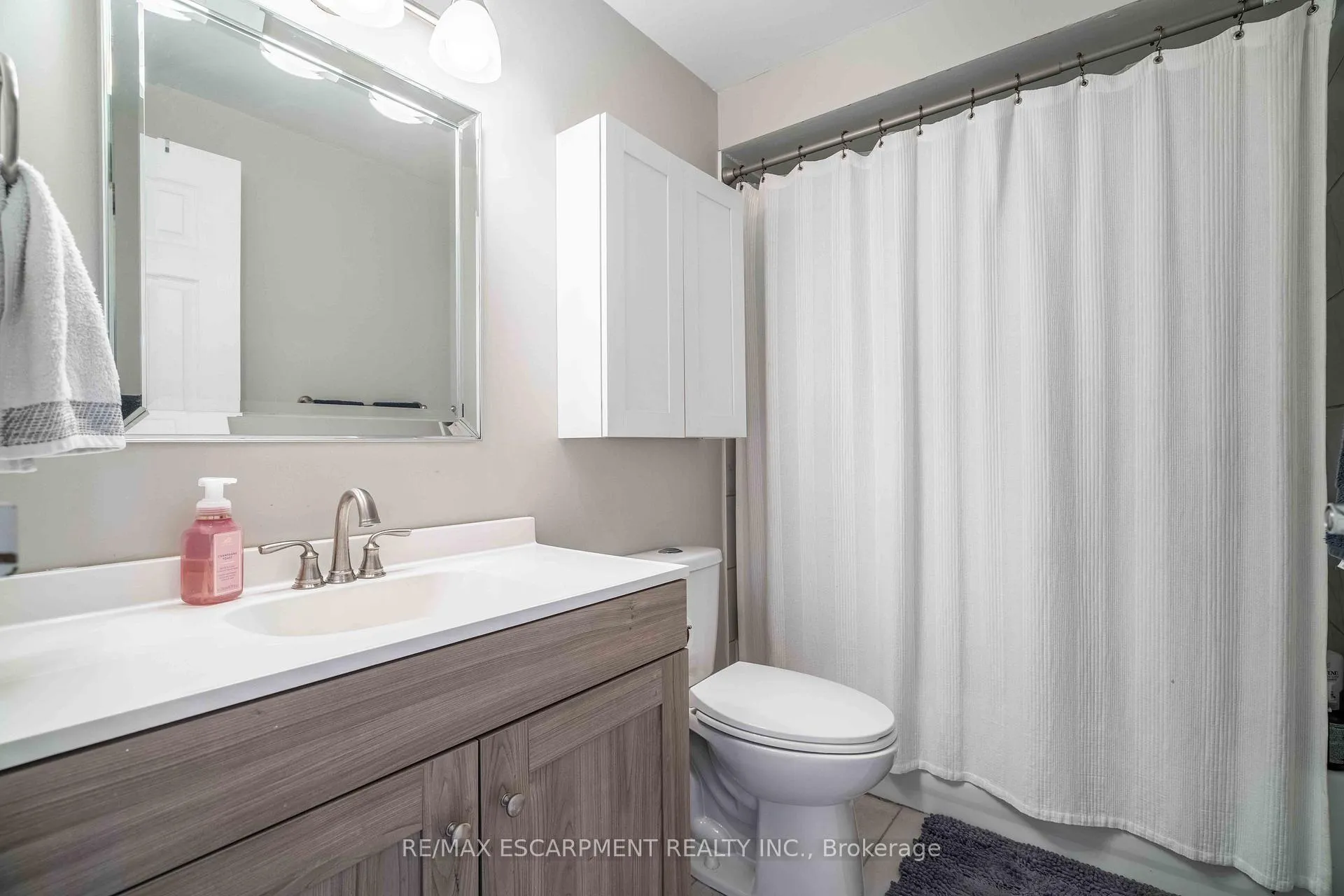Photo 15 of Unit 33, 1396 Upper Ottawa Street, Hamilton, Quinndale — HOMEH