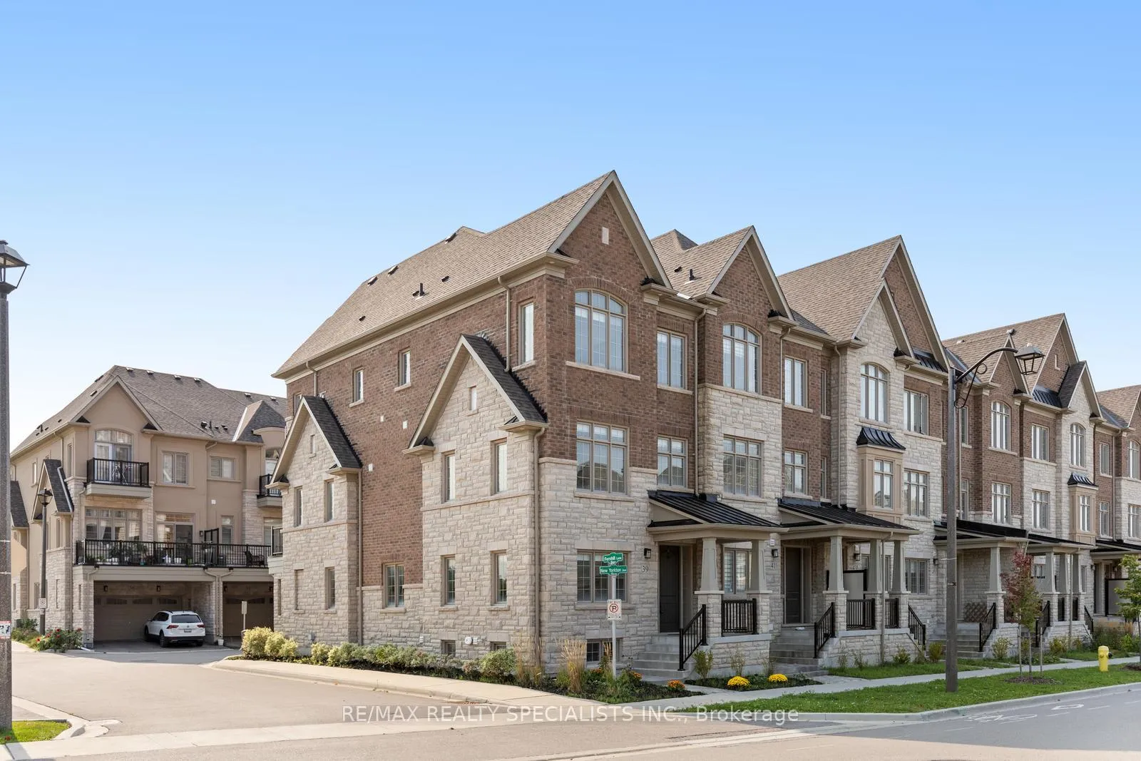 Photo 2 of 39 New Yorkton Avenue, Markham, Angus Glen — HOMEH