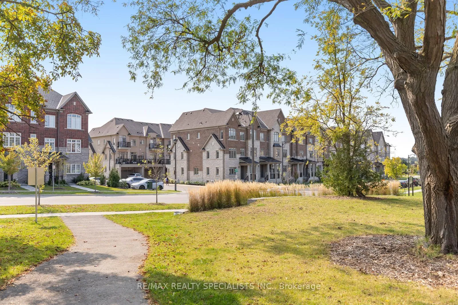Photo 3 of 39 New Yorkton Avenue, Markham, Angus Glen — HOMEH