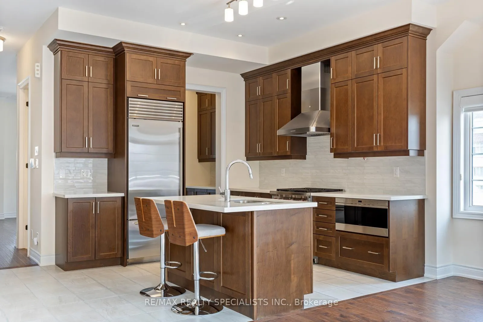 Photo 10 of 39 New Yorkton Avenue, Markham, Angus Glen — HOMEH