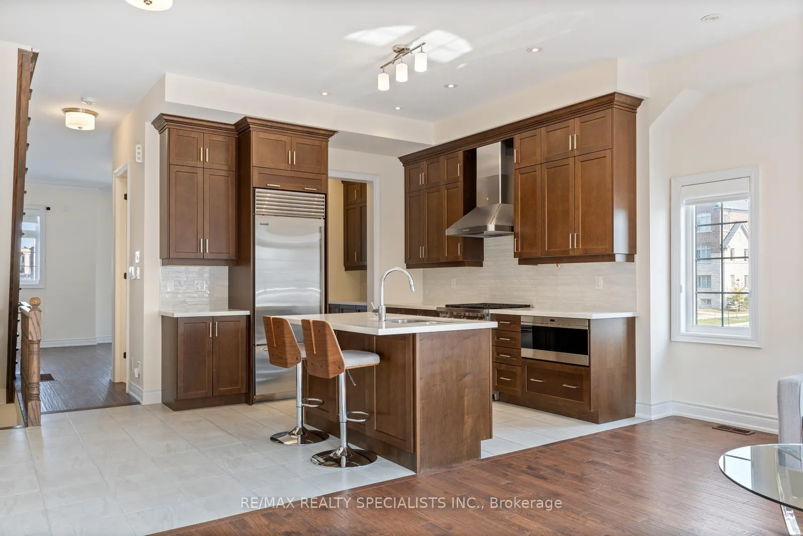 Photo 11 of 39 New Yorkton Avenue, Markham, Angus Glen — HOMEH