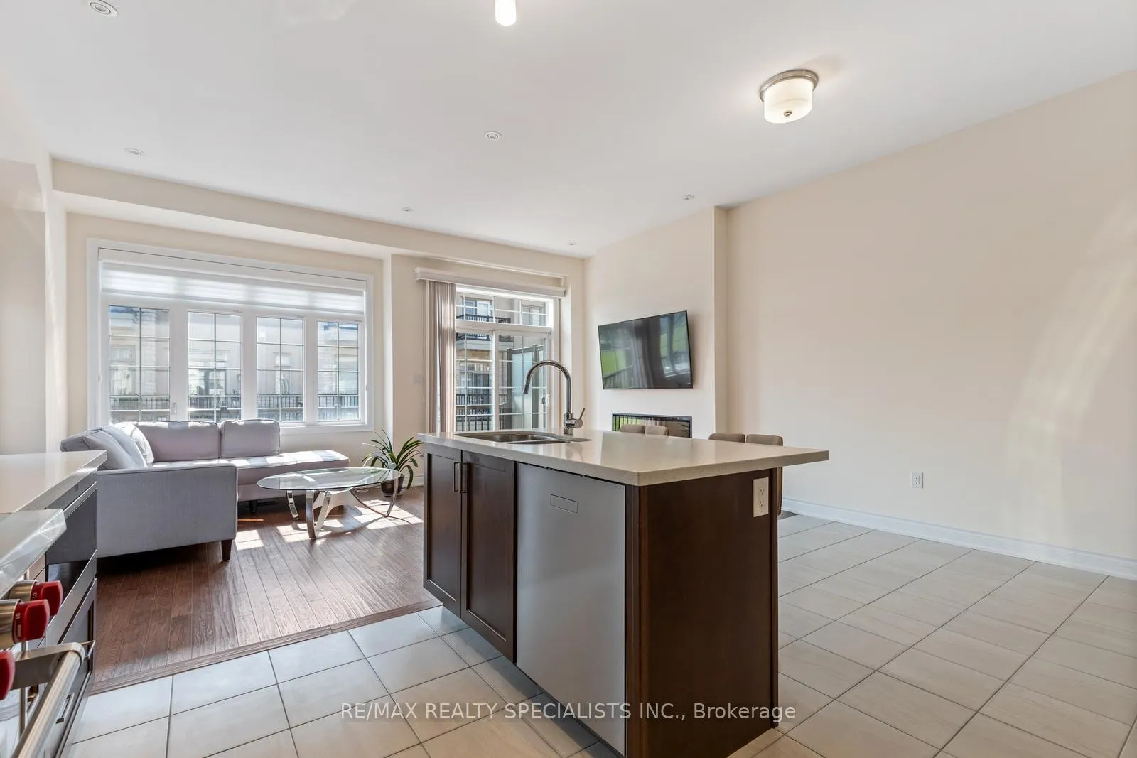 Photo 15 of 39 New Yorkton Avenue, Markham, Angus Glen — HOMEH