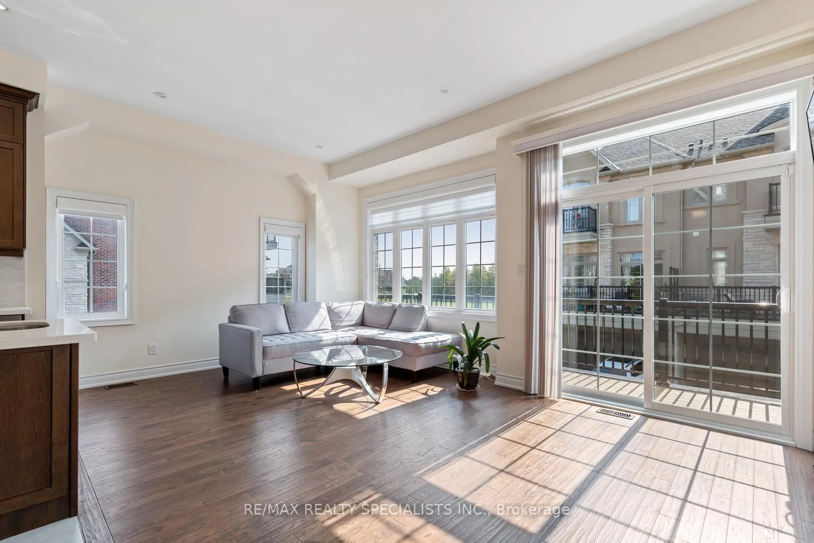 Photo 16 of 39 New Yorkton Avenue, Markham, Angus Glen — HOMEH