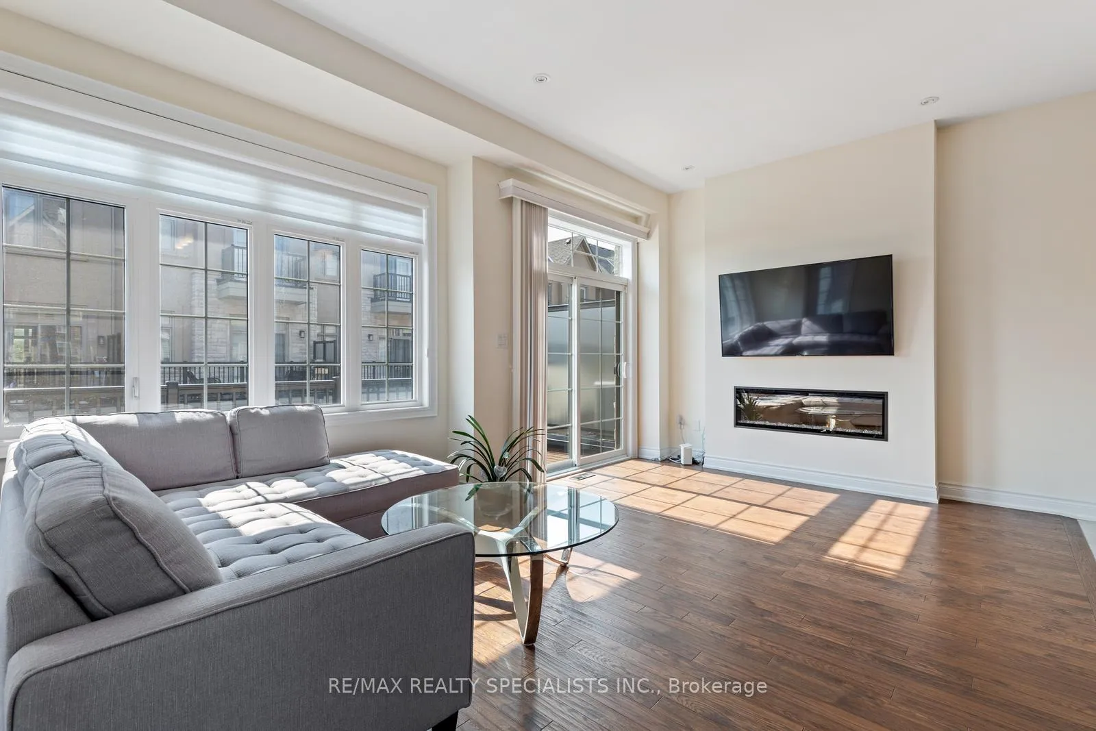 Photo 18 of 39 New Yorkton Avenue, Markham, Angus Glen — HOMEH