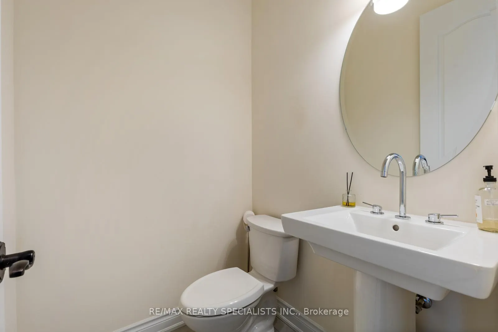 Photo 24 of 39 New Yorkton Avenue, Markham, Angus Glen — HOMEH