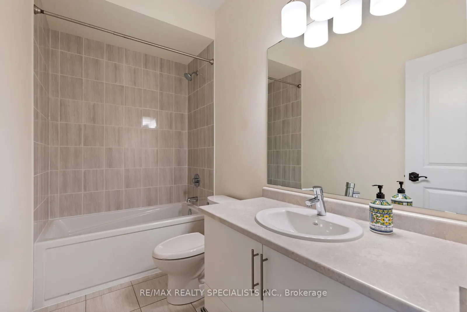 Photo 31 of 39 New Yorkton Avenue, Markham, Angus Glen — HOMEH