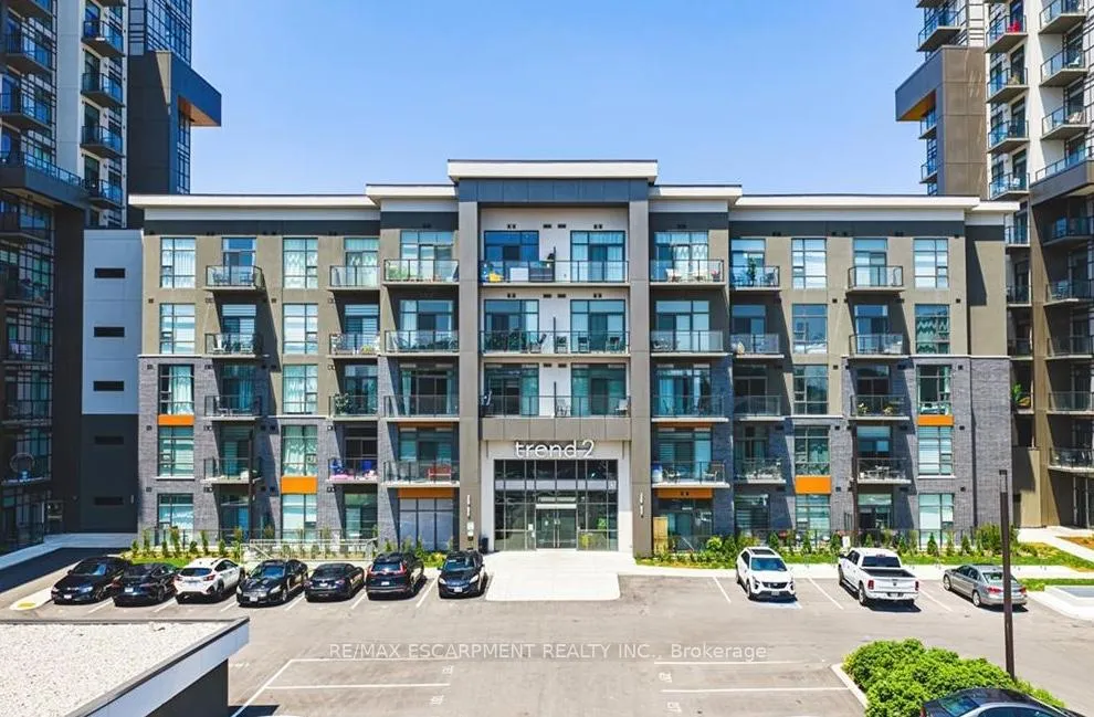 Photo 3 of Unit 703, 460 Dundas Street E, Hamilton, Waterdown — HOMEH