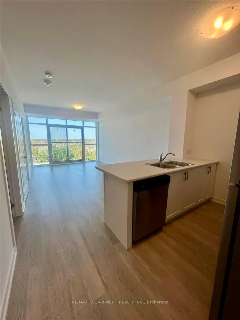 Photo 15 of Unit 703, 460 Dundas Street E, Hamilton, Waterdown — HOMEH