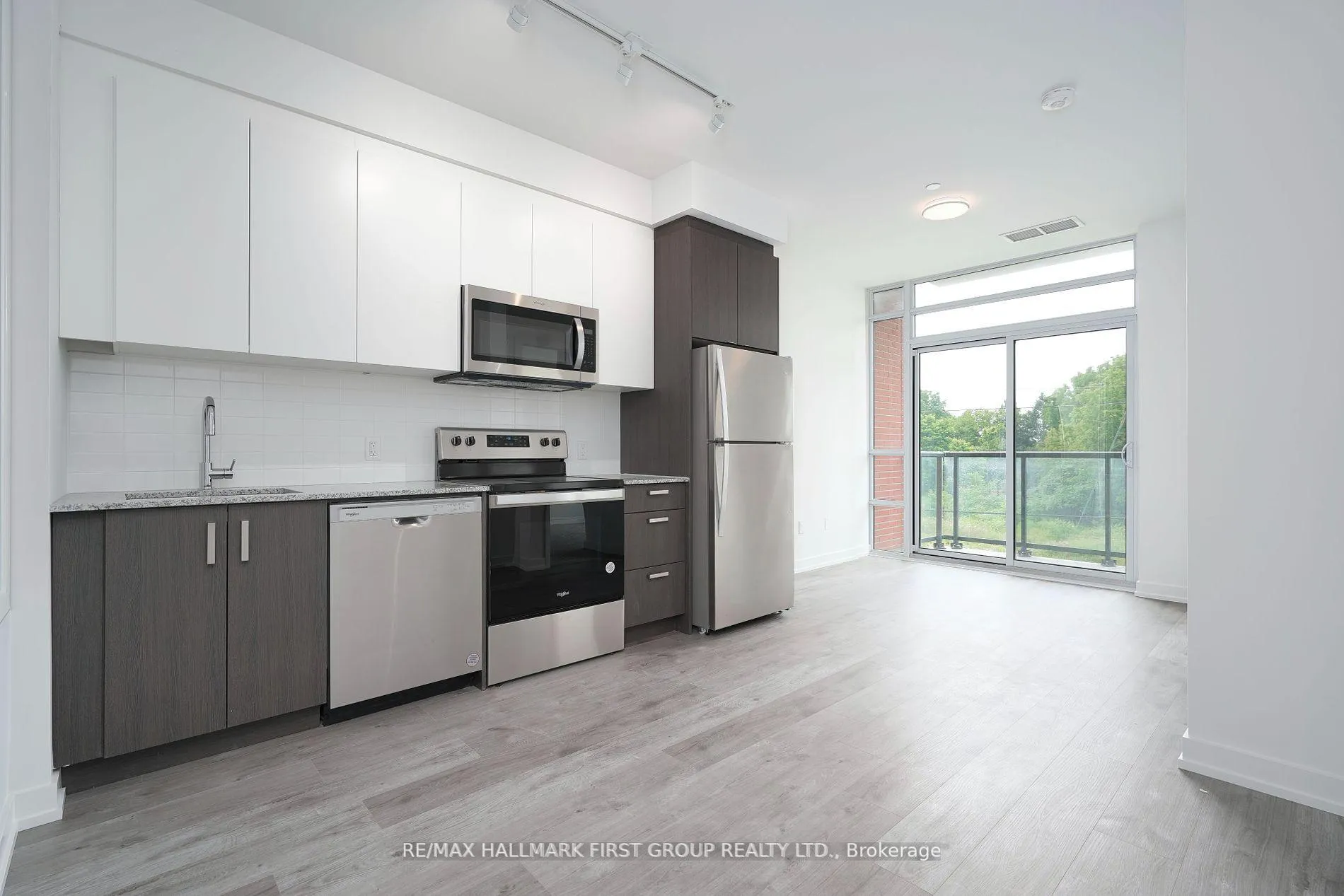 Photo 3 of Unit 216, 1010 Dundas Street E, Whitby, Pringle Creek — HOMEH