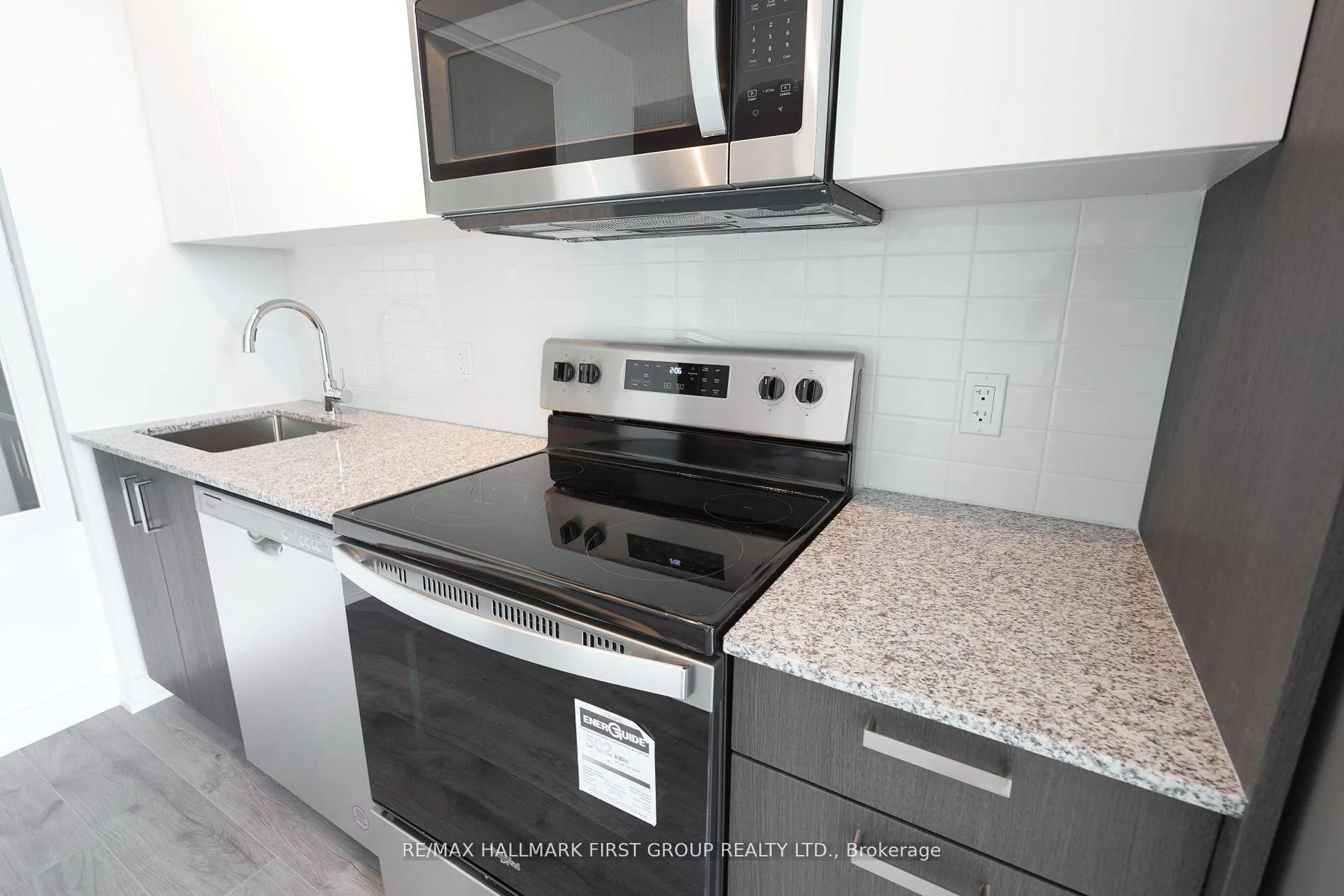 Photo 5 of Unit 216, 1010 Dundas Street E, Whitby, Pringle Creek — HOMEH