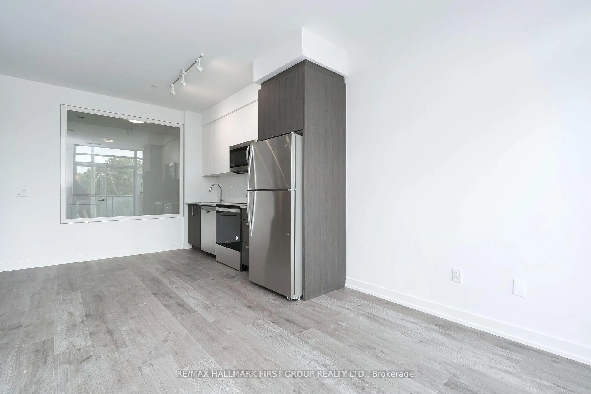 Photo 10 of Unit 216, 1010 Dundas Street E, Whitby, Pringle Creek — HOMEH