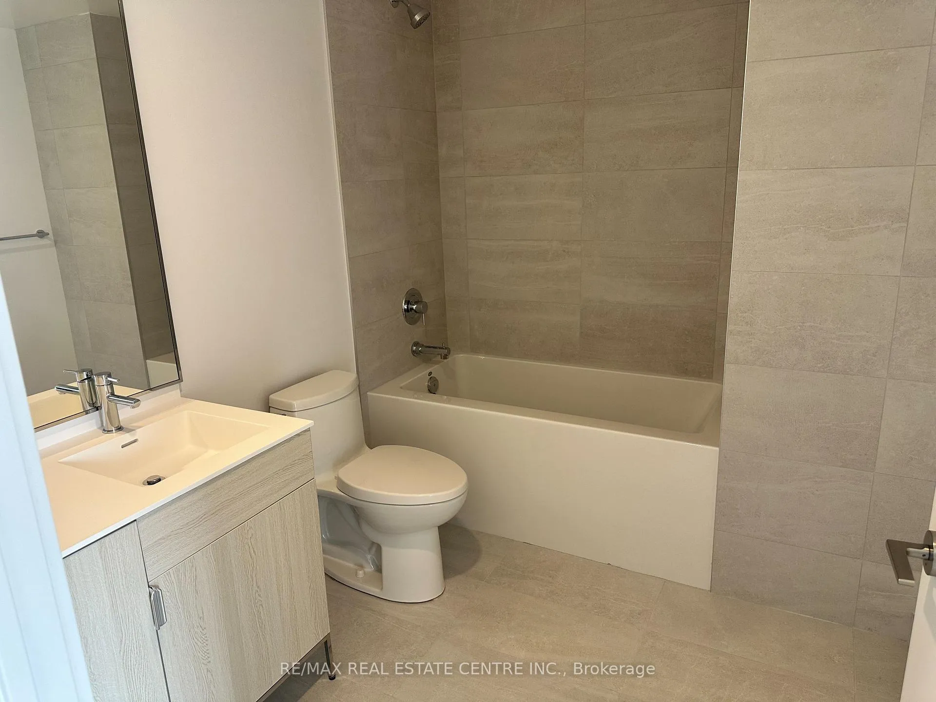 Photo 3 of Unit 513, 28 Eastern Avenue, Toronto, Moss Park — HOMEH