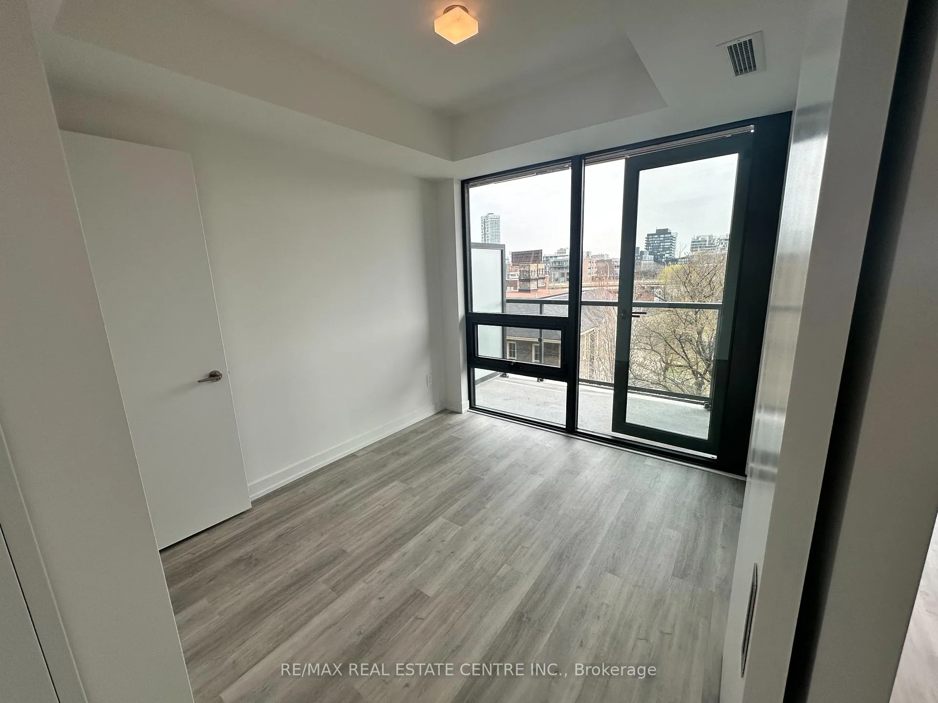 Photo 6 of Unit 513, 28 Eastern Avenue, Toronto, Moss Park — HOMEH