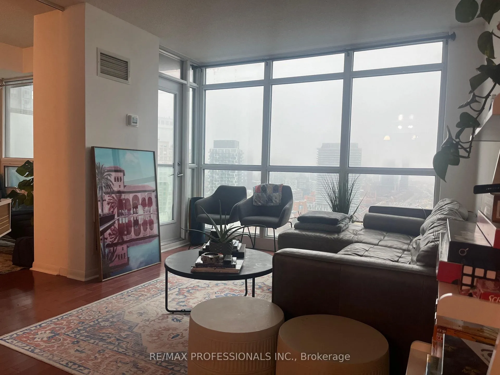 Front of Unit 2806, 18 Yonge Street