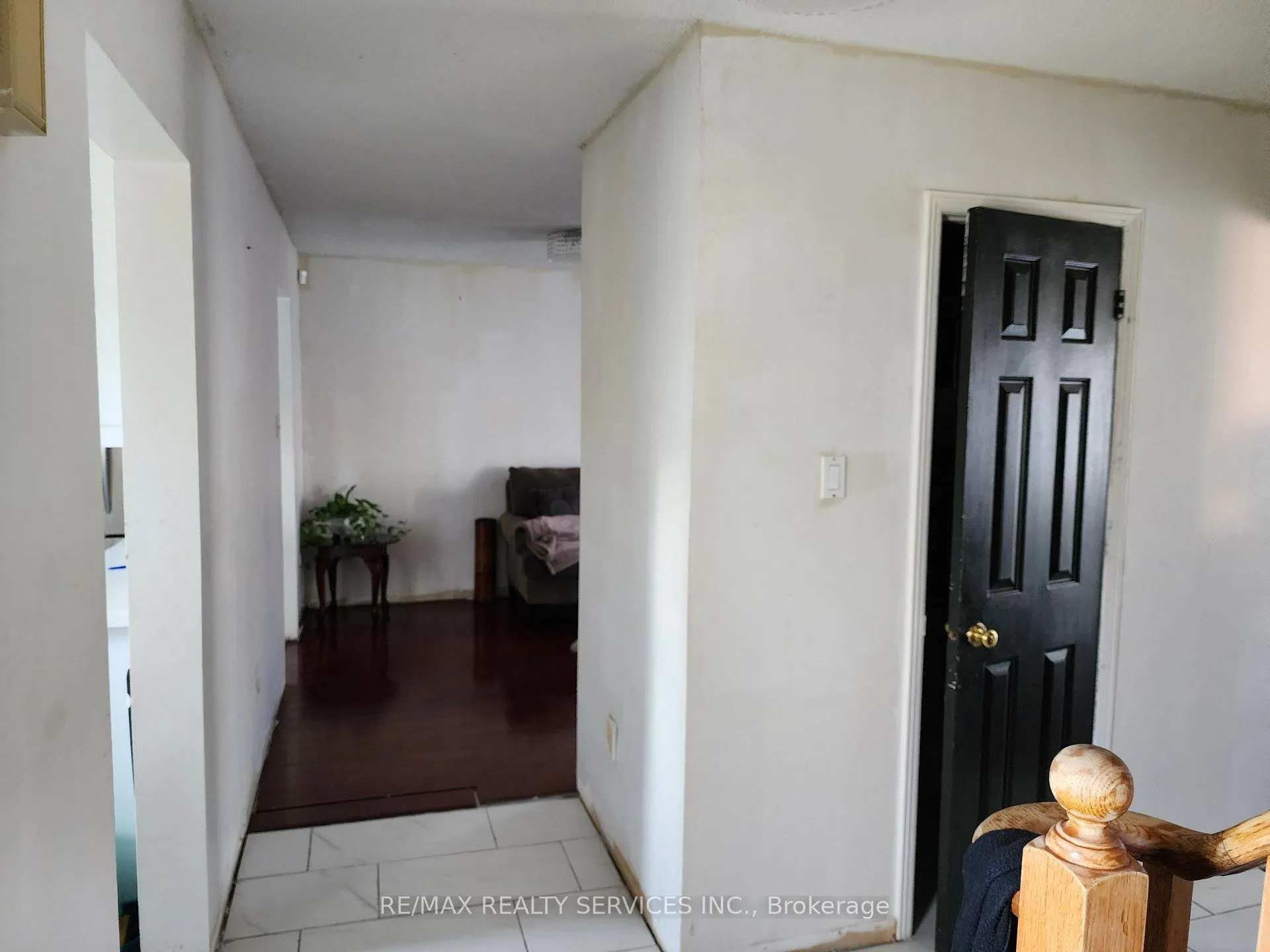 Photo 2 of 140 Wright Crescent, Ajax, Central — HOMEH