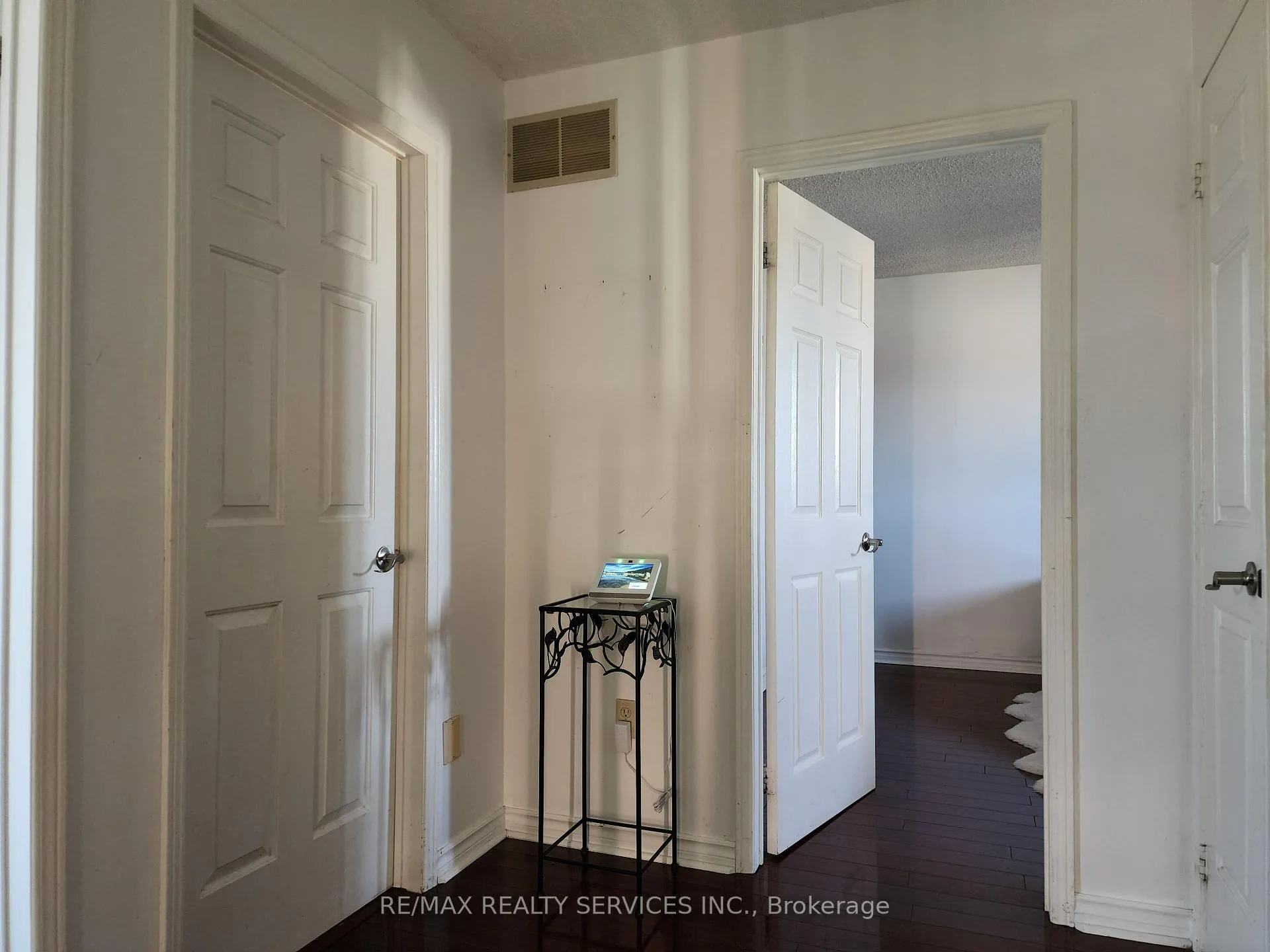 Photo 12 of 140 Wright Crescent, Ajax, Central — HOMEH