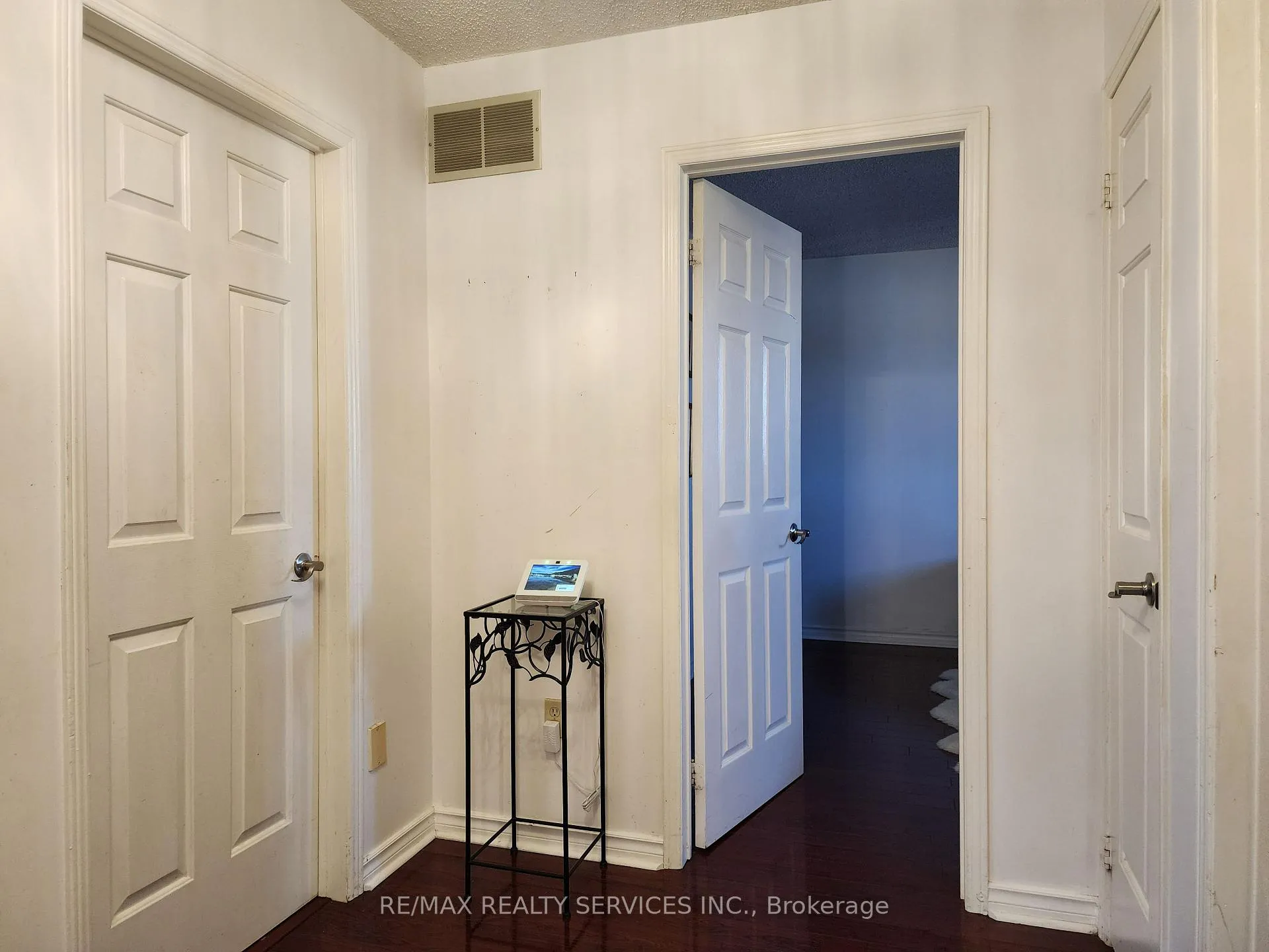 Photo 15 of 140 Wright Crescent, Ajax, Central — HOMEH