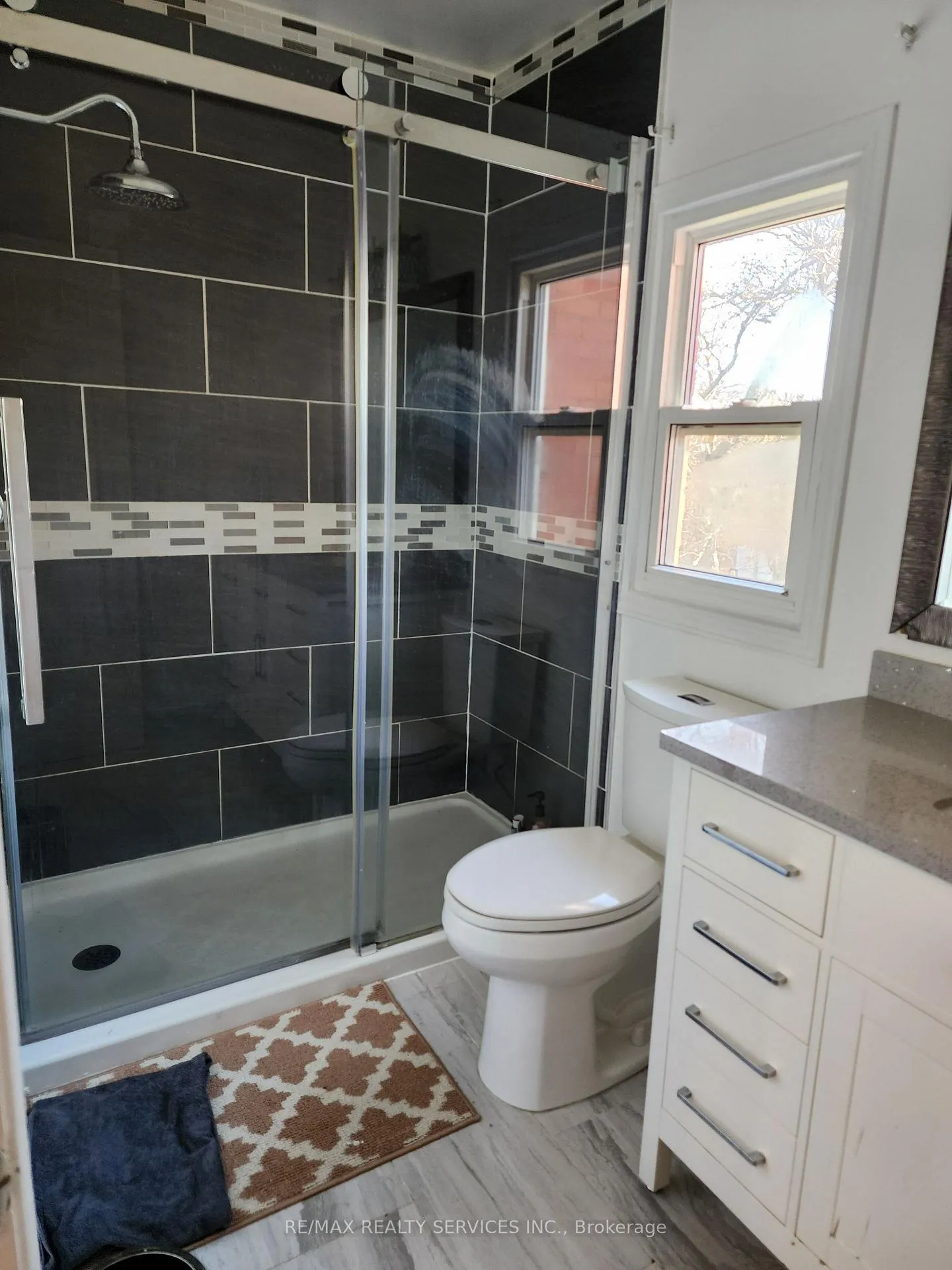 Photo 16 of 140 Wright Crescent, Ajax, Central — HOMEH