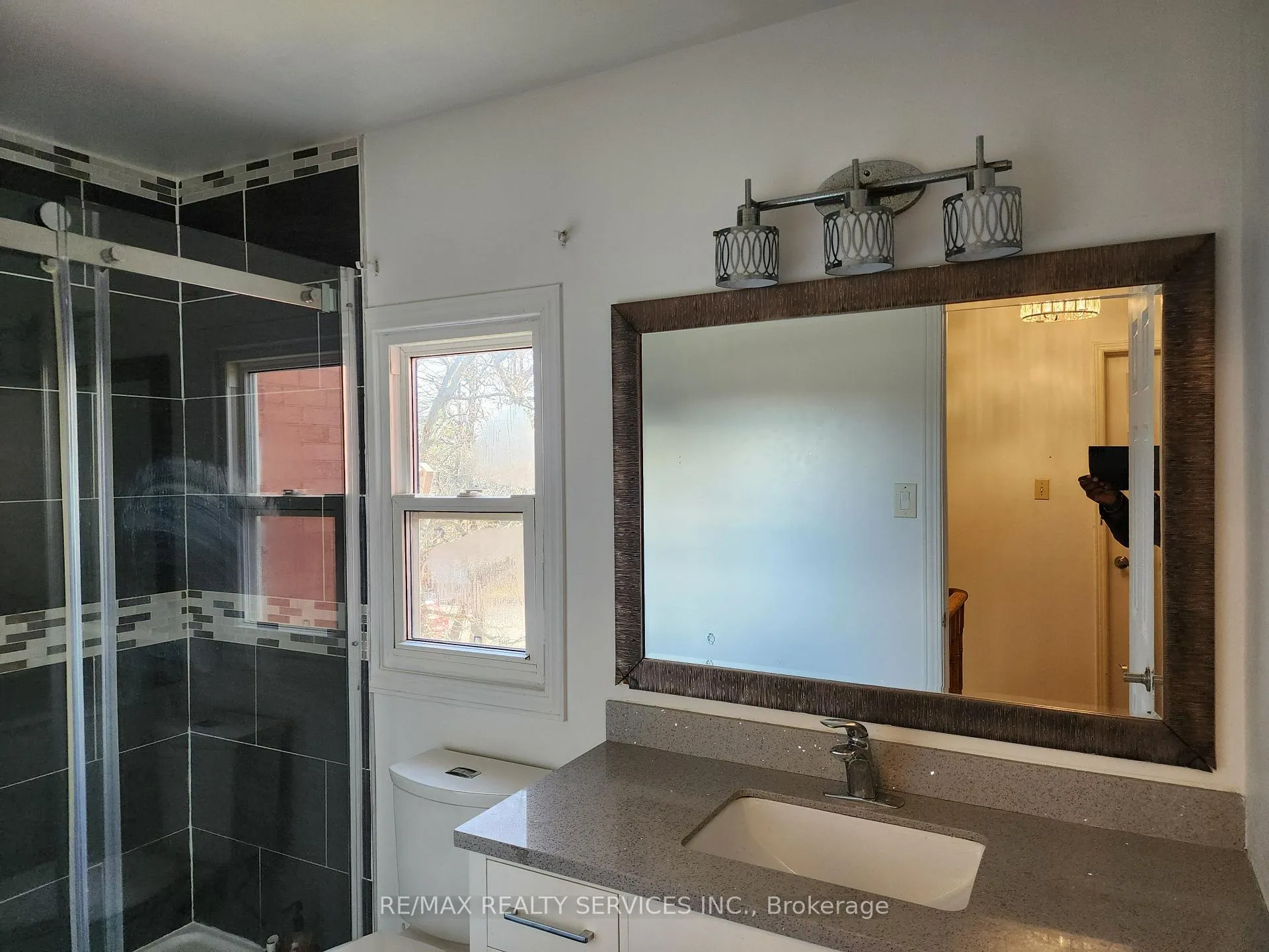 Photo 17 of 140 Wright Crescent, Ajax, Central — HOMEH