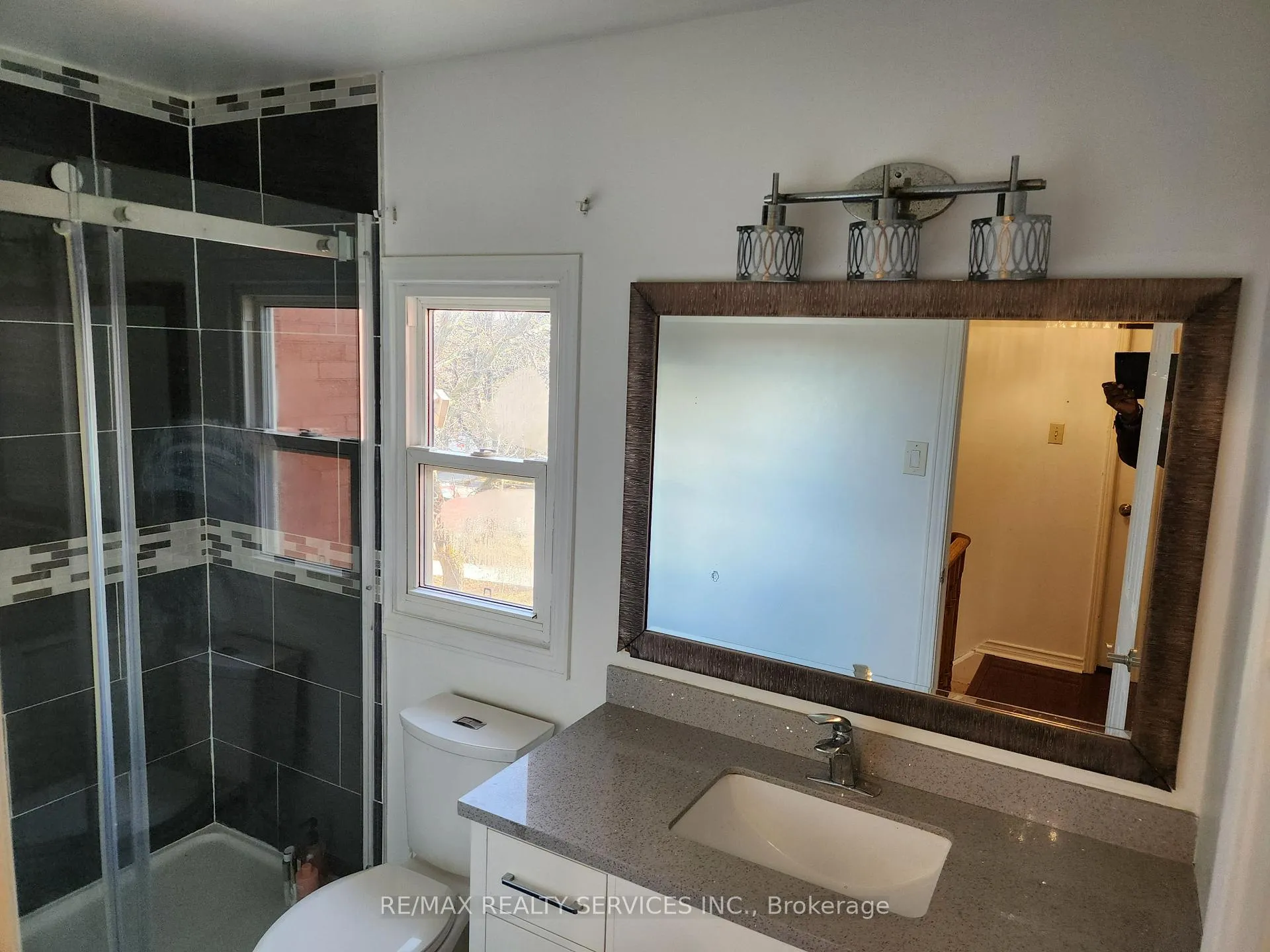 Photo 18 of 140 Wright Crescent, Ajax, Central — HOMEH