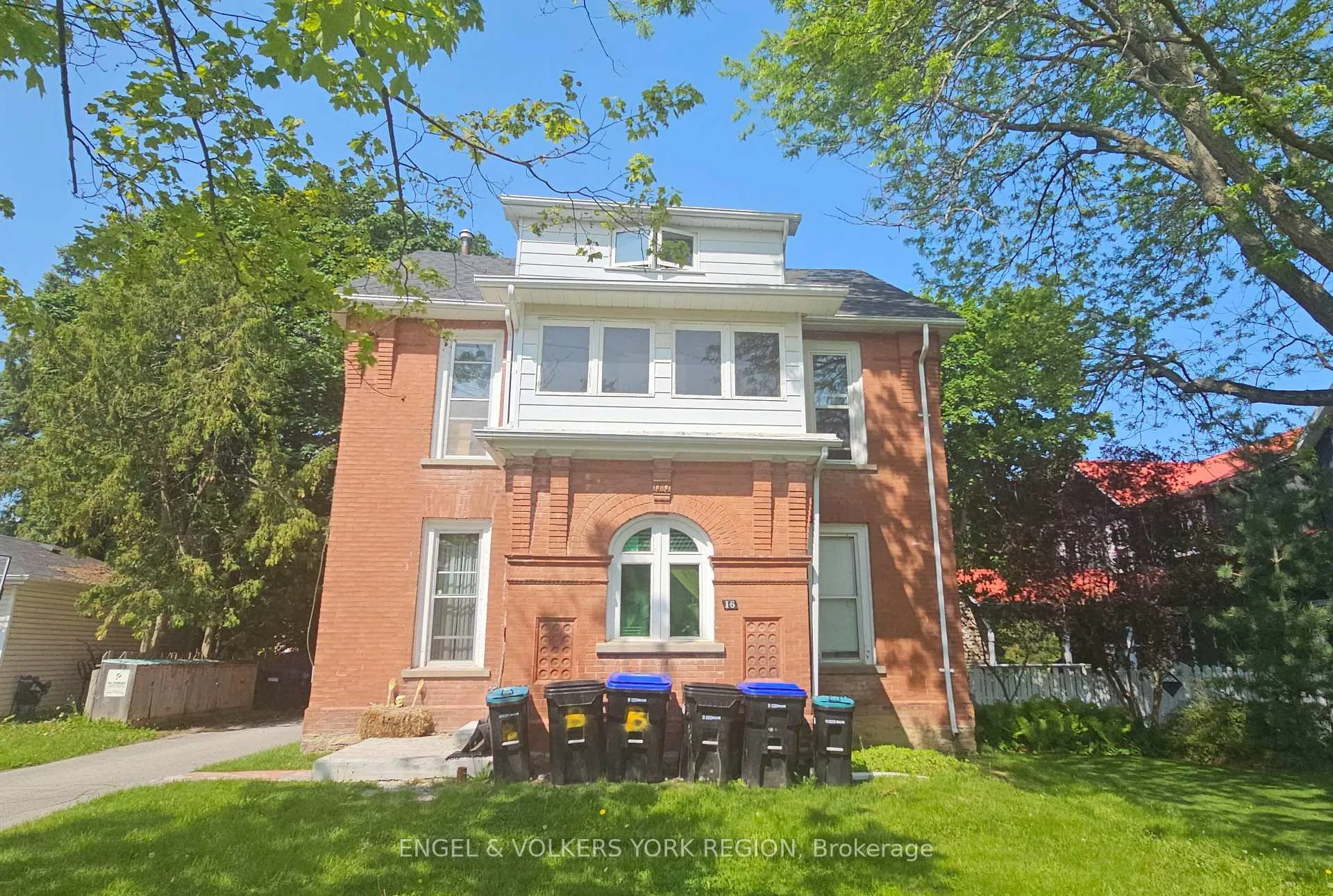Photo 2 of Unit B, 16 Centre Street, New Tecumseth, Beeton — HOMEH