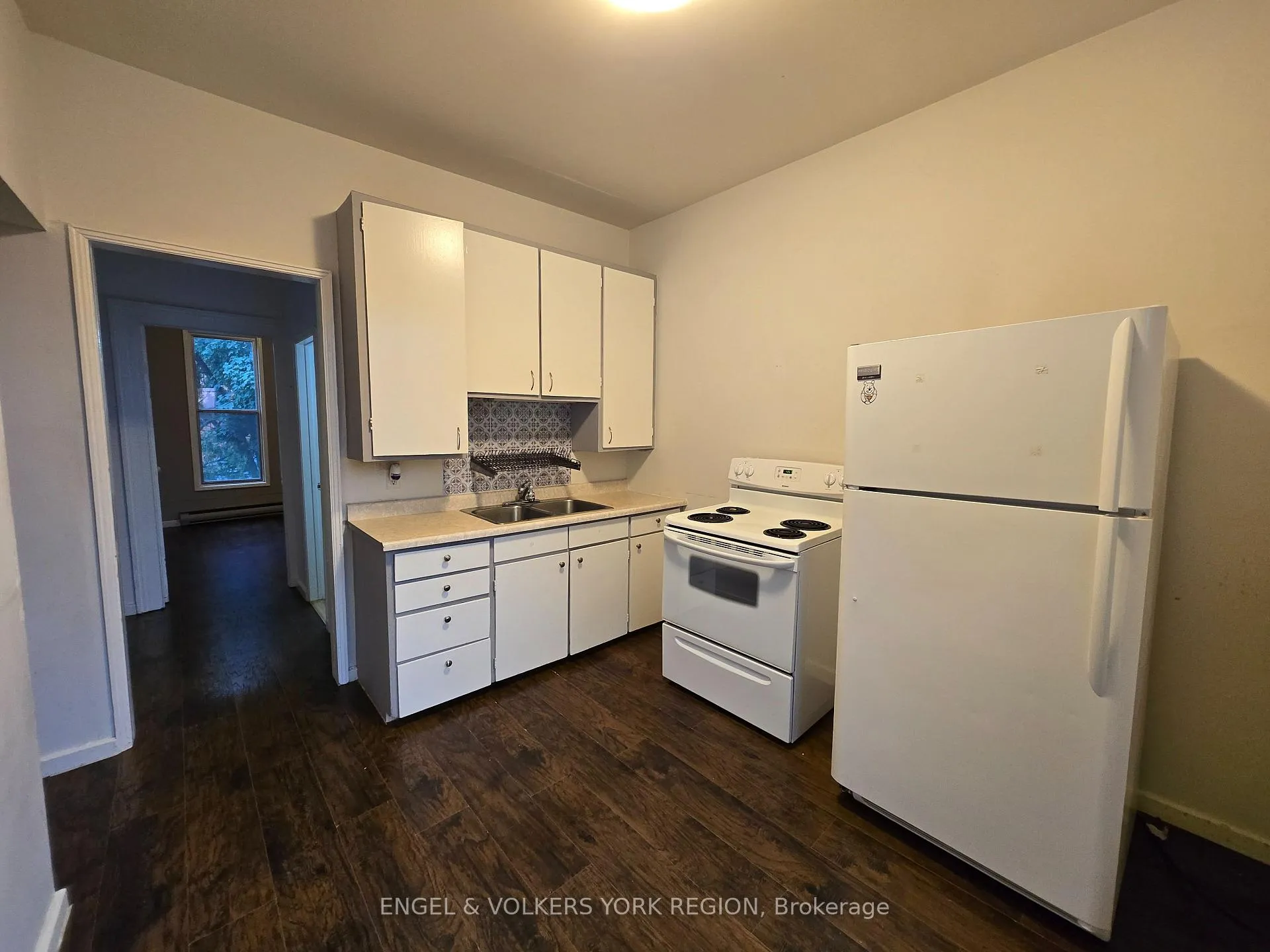Photo 3 of Unit B, 16 Centre Street, New Tecumseth, Beeton — HOMEH