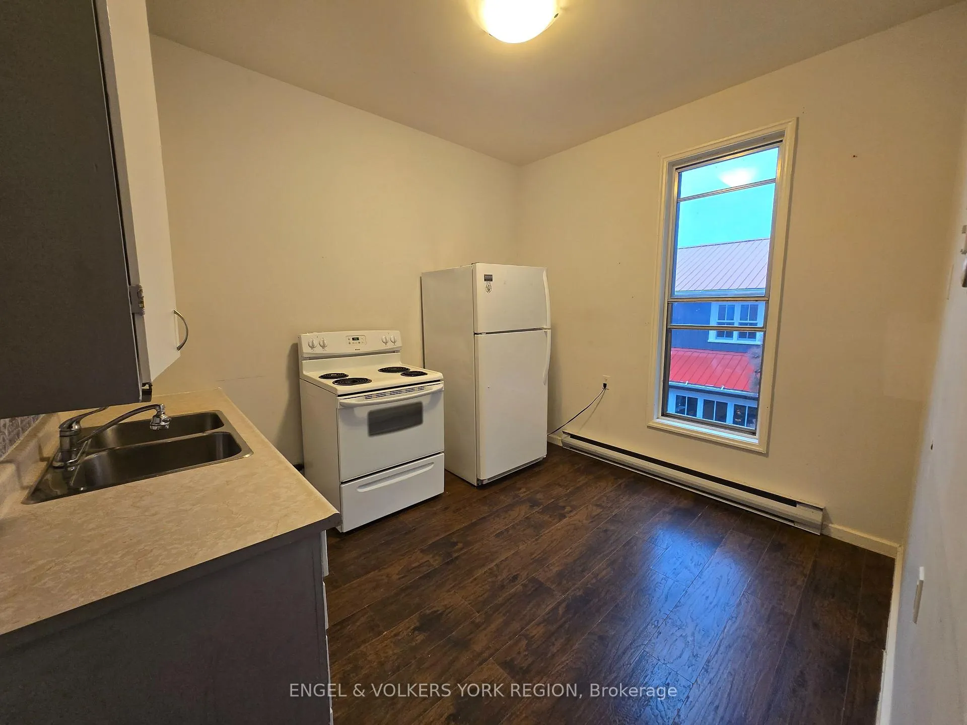 Photo 4 of Unit B, 16 Centre Street, New Tecumseth, Beeton — HOMEH