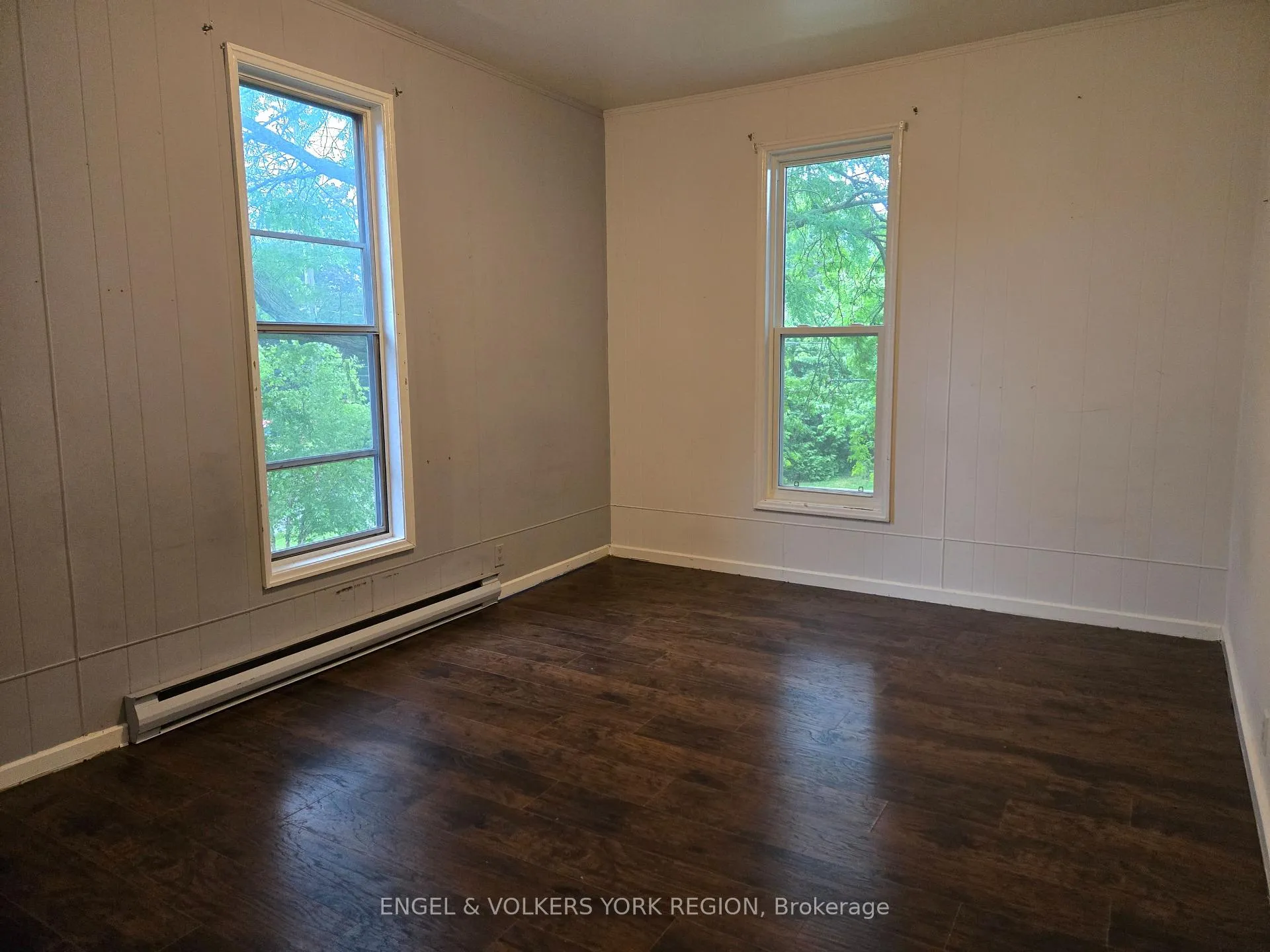 Photo 6 of Unit B, 16 Centre Street, New Tecumseth, Beeton — HOMEH