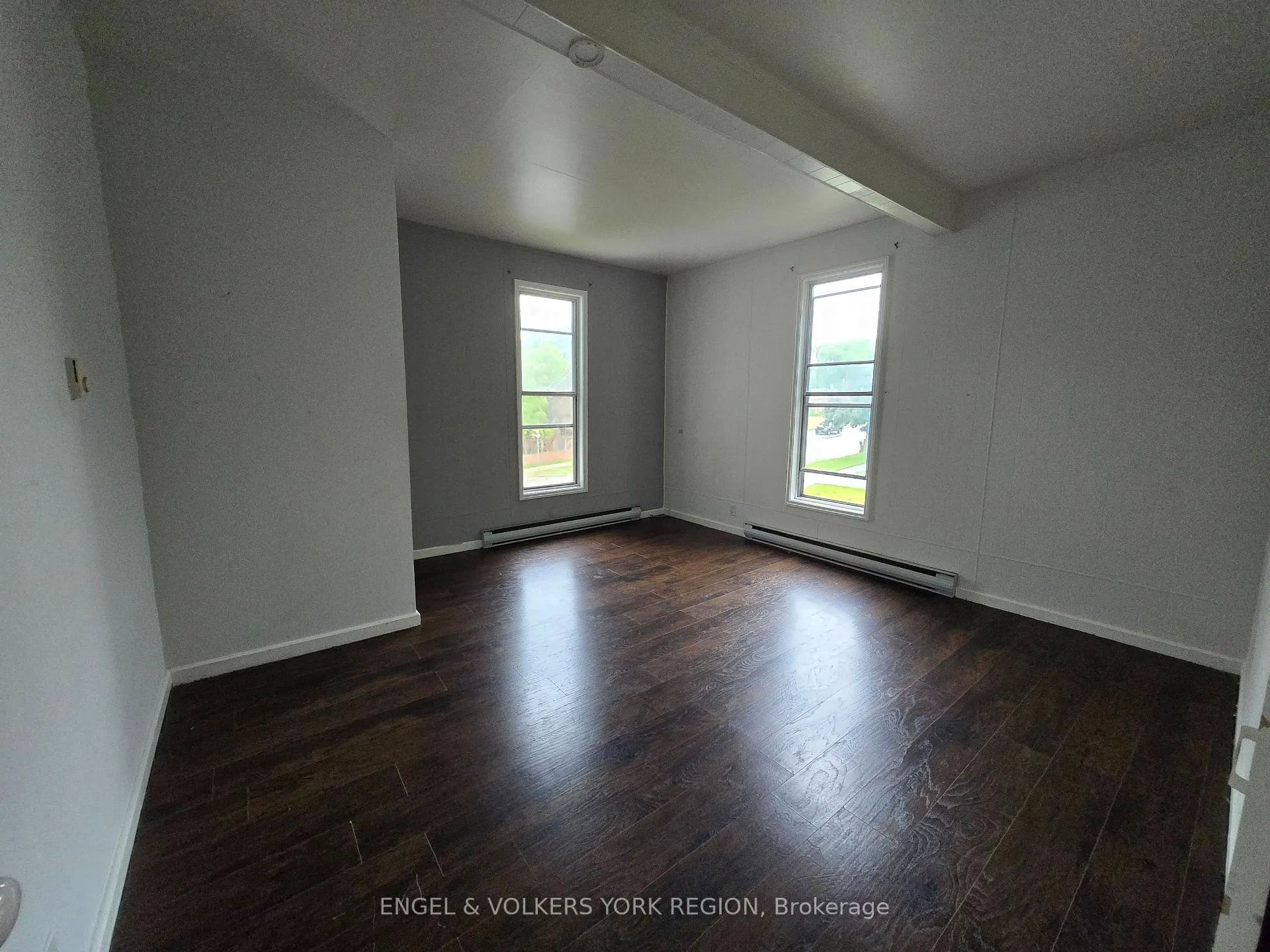 Photo 9 of Unit B, 16 Centre Street, New Tecumseth, Beeton — HOMEH