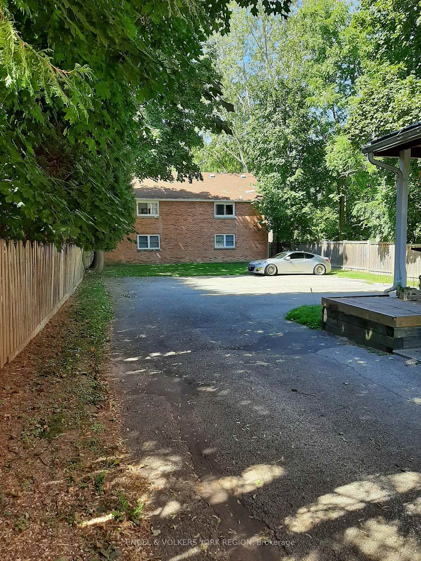 Photo 14 of Unit B, 16 Centre Street, New Tecumseth, Beeton — HOMEH