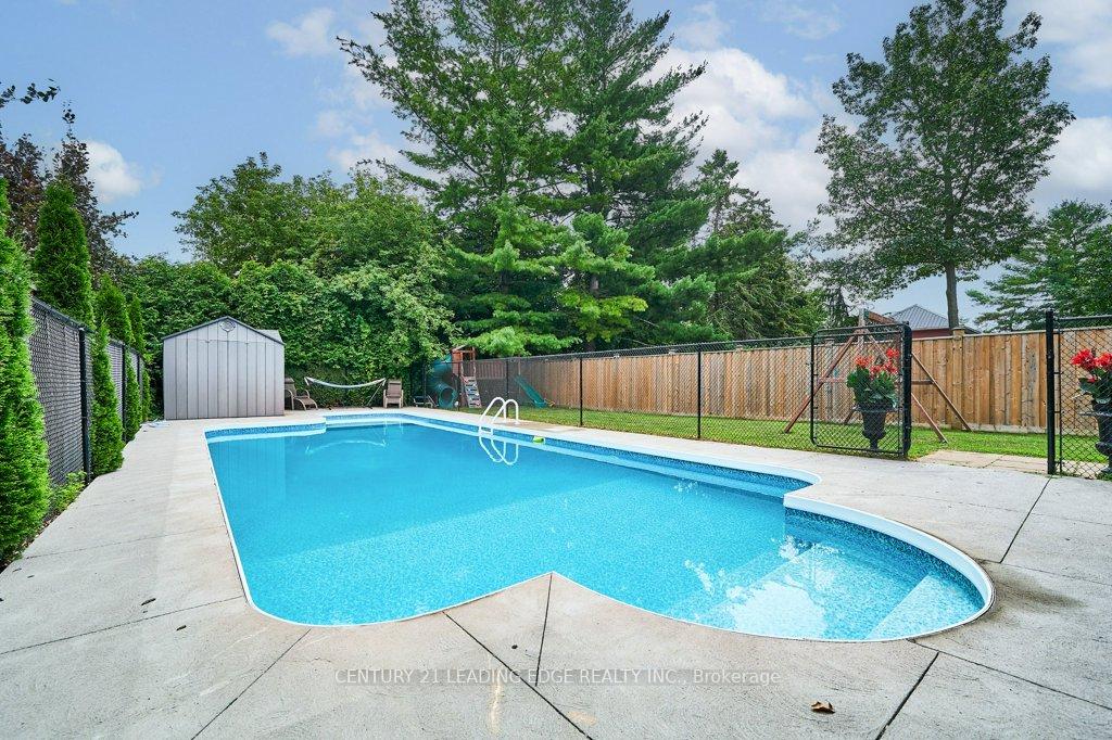 Photo 6 of 4 Mann Street, Clarington, Bowmanville — HOMEH